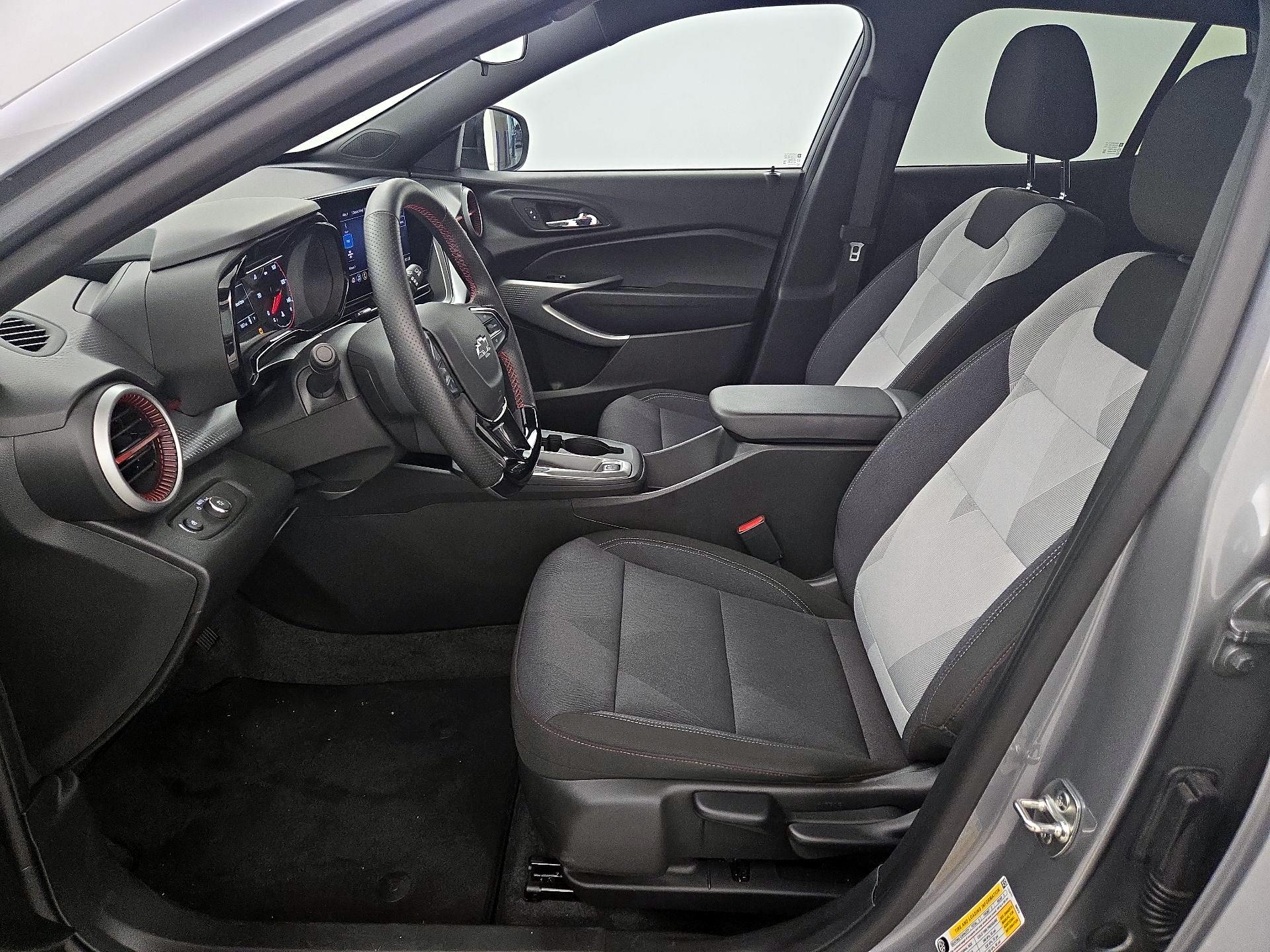 Thumbnail: 2025 Chevrolet Trax - 11