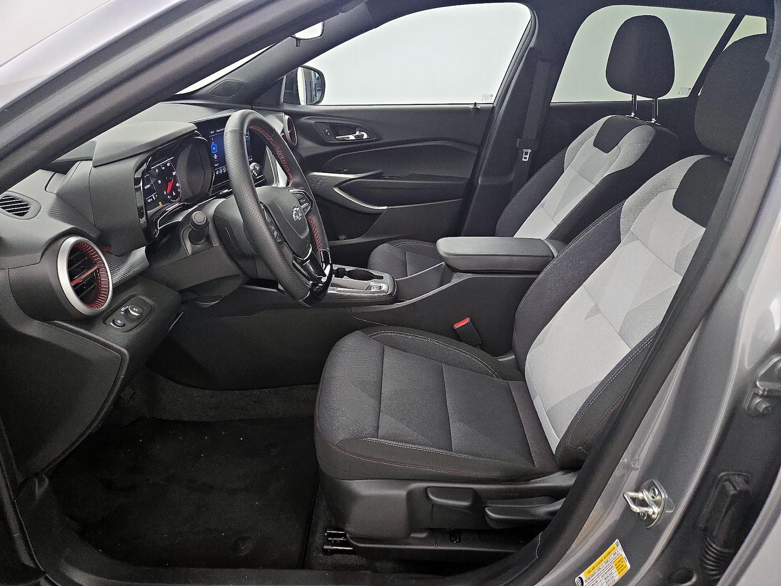 2025 Chevrolet Trax RS - Photo 12