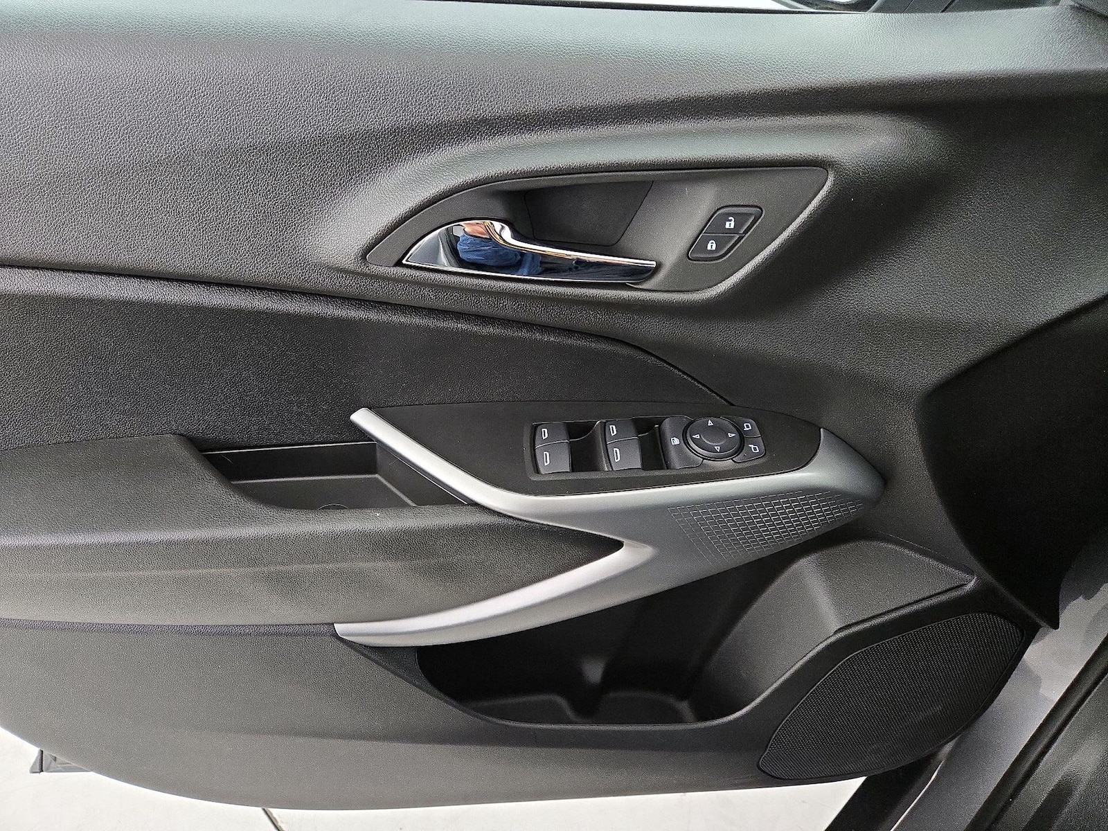 2025 Chevrolet Trax RS - Photo 13
