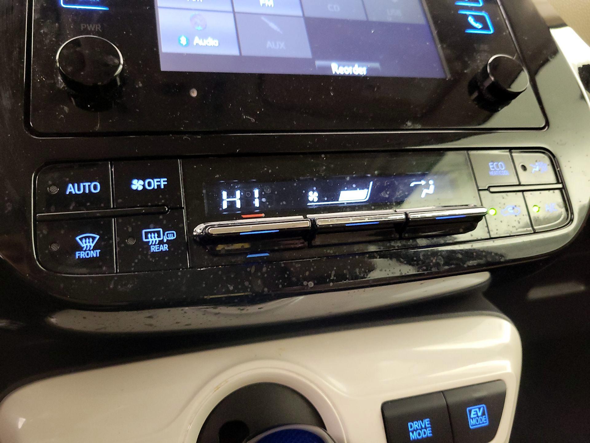 Thumbnail: 2018 Toyota Prius - 16