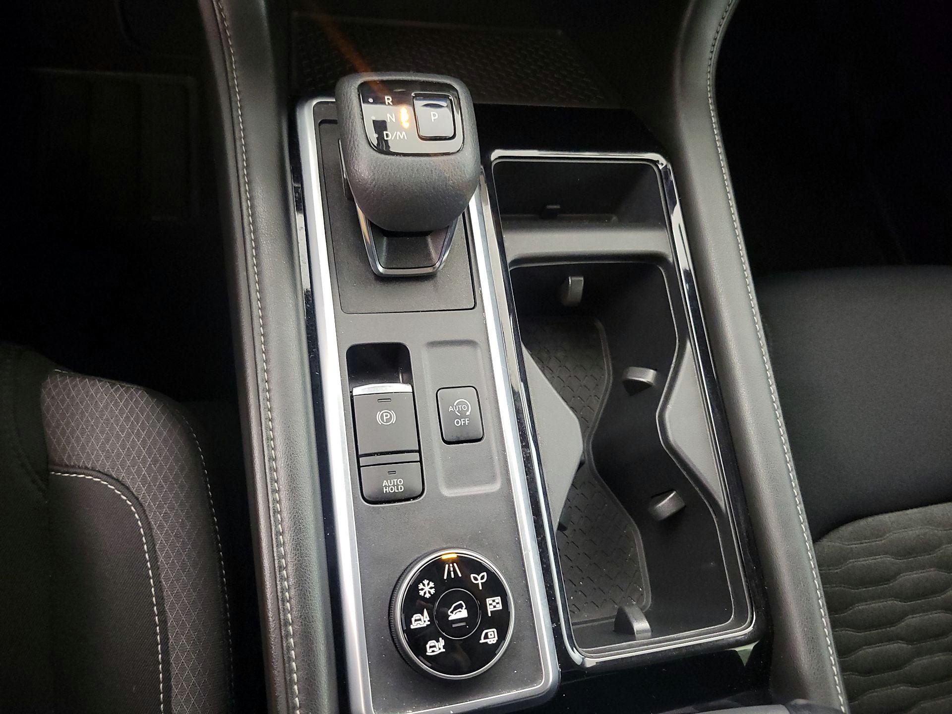 Thumbnail: 2022 Nissan Pathfinder - 17