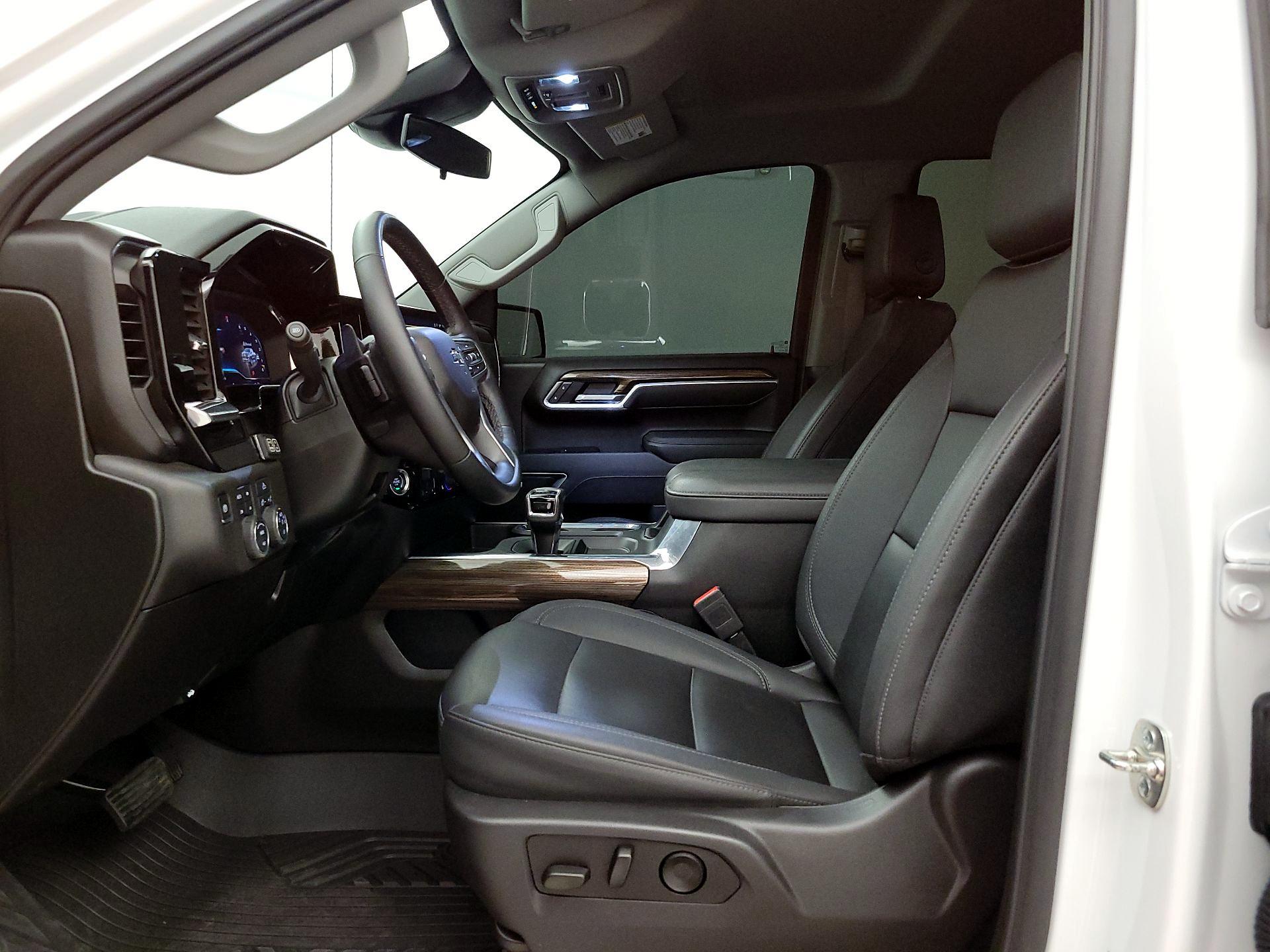 Thumbnail: 2025 Chevrolet Silverado 1500 - 11