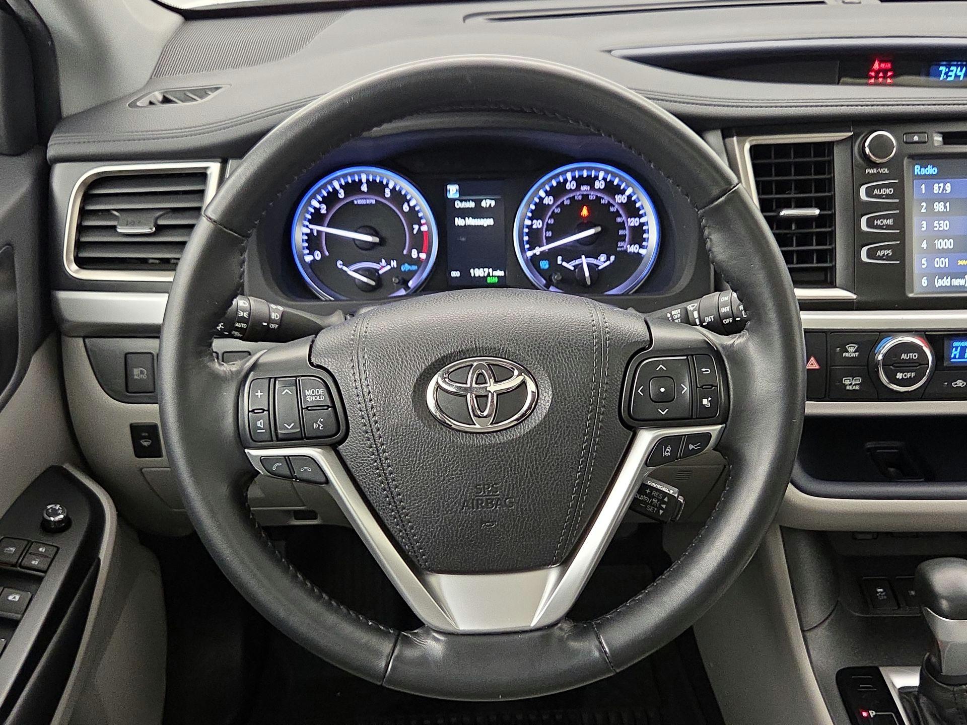 Thumbnail: 2019 Toyota Highlander - 10