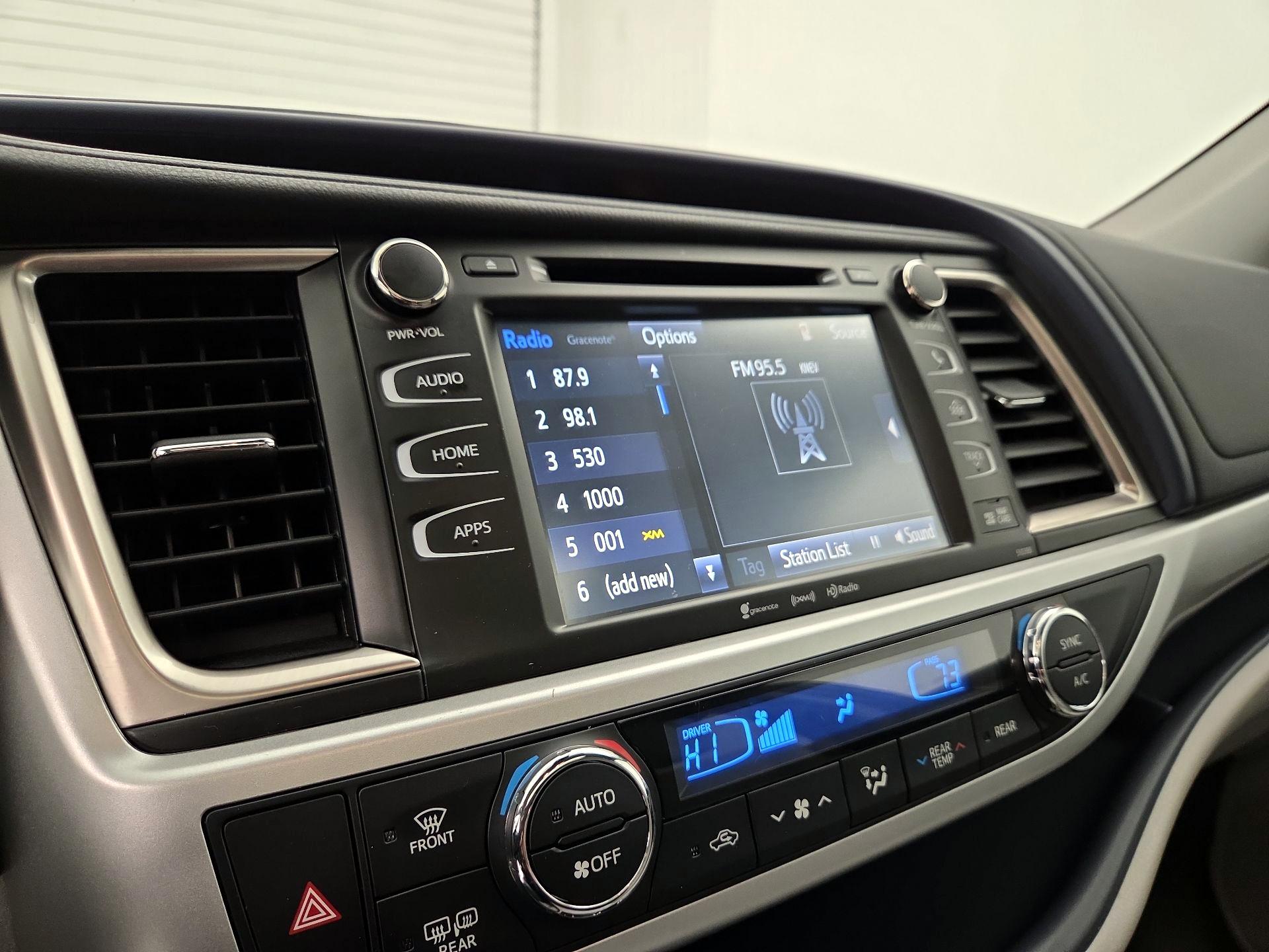 Thumbnail: 2019 Toyota Highlander - 15