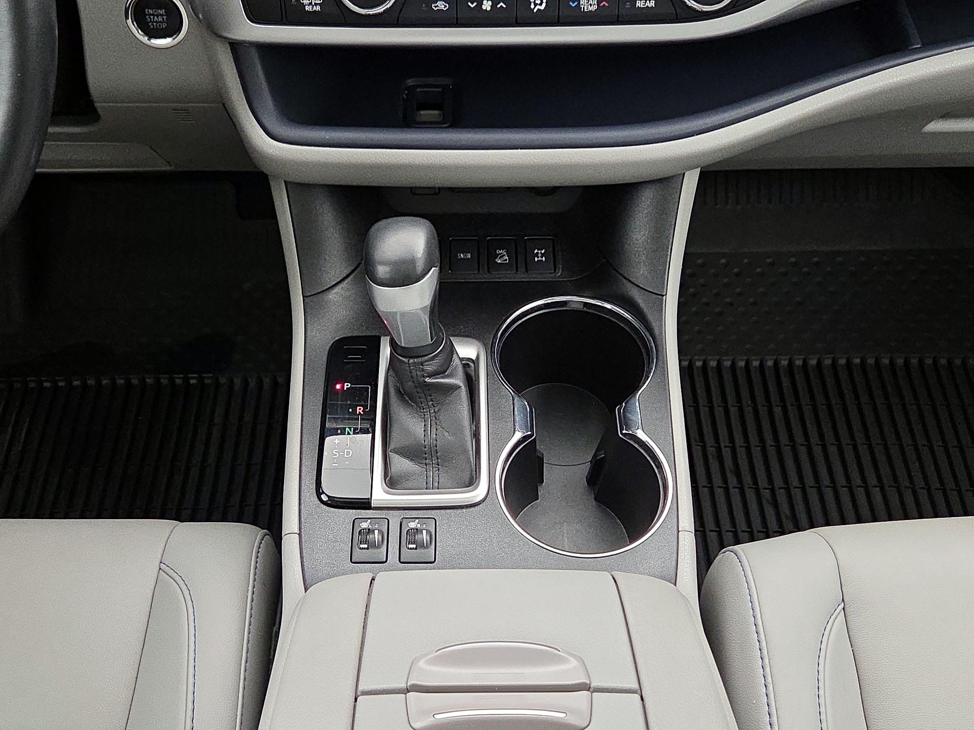 Thumbnail: 2019 Toyota Highlander - 17