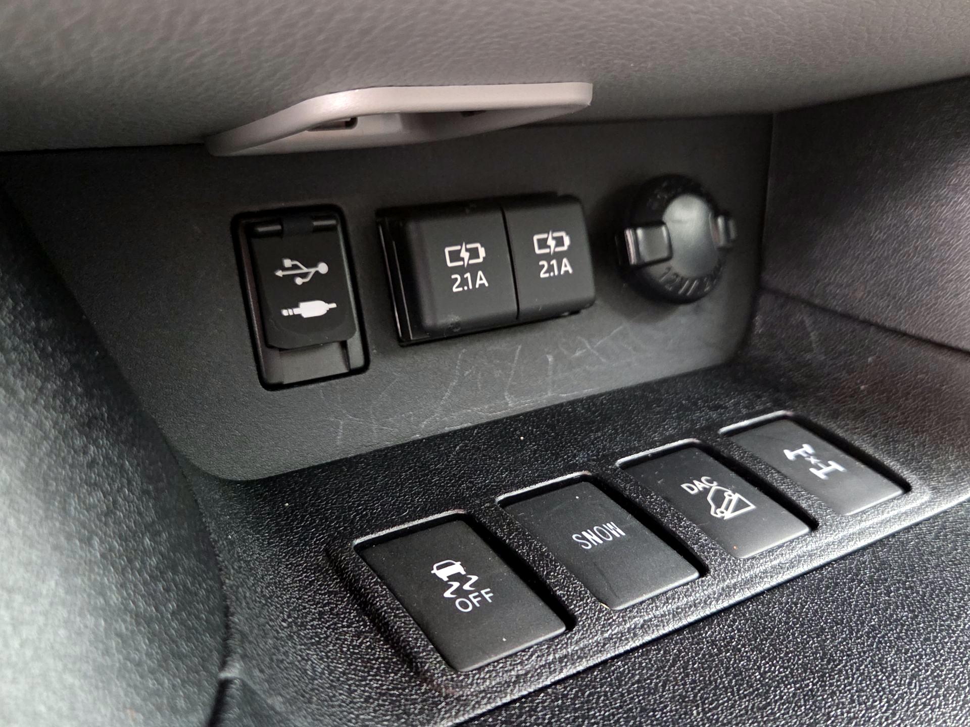 Thumbnail: 2019 Toyota Highlander - 18