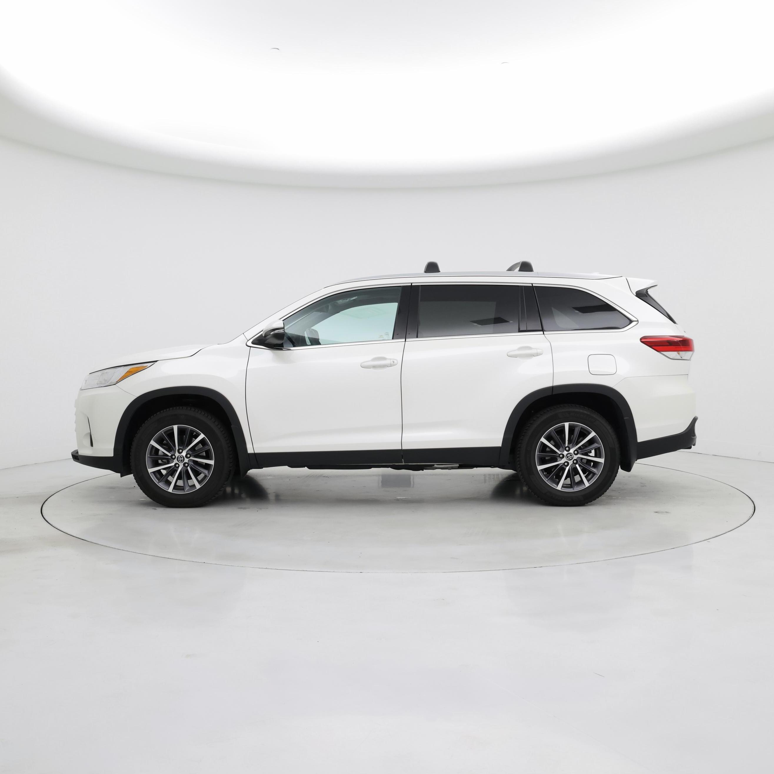 Thumbnail: 2019 Toyota Highlander - 3