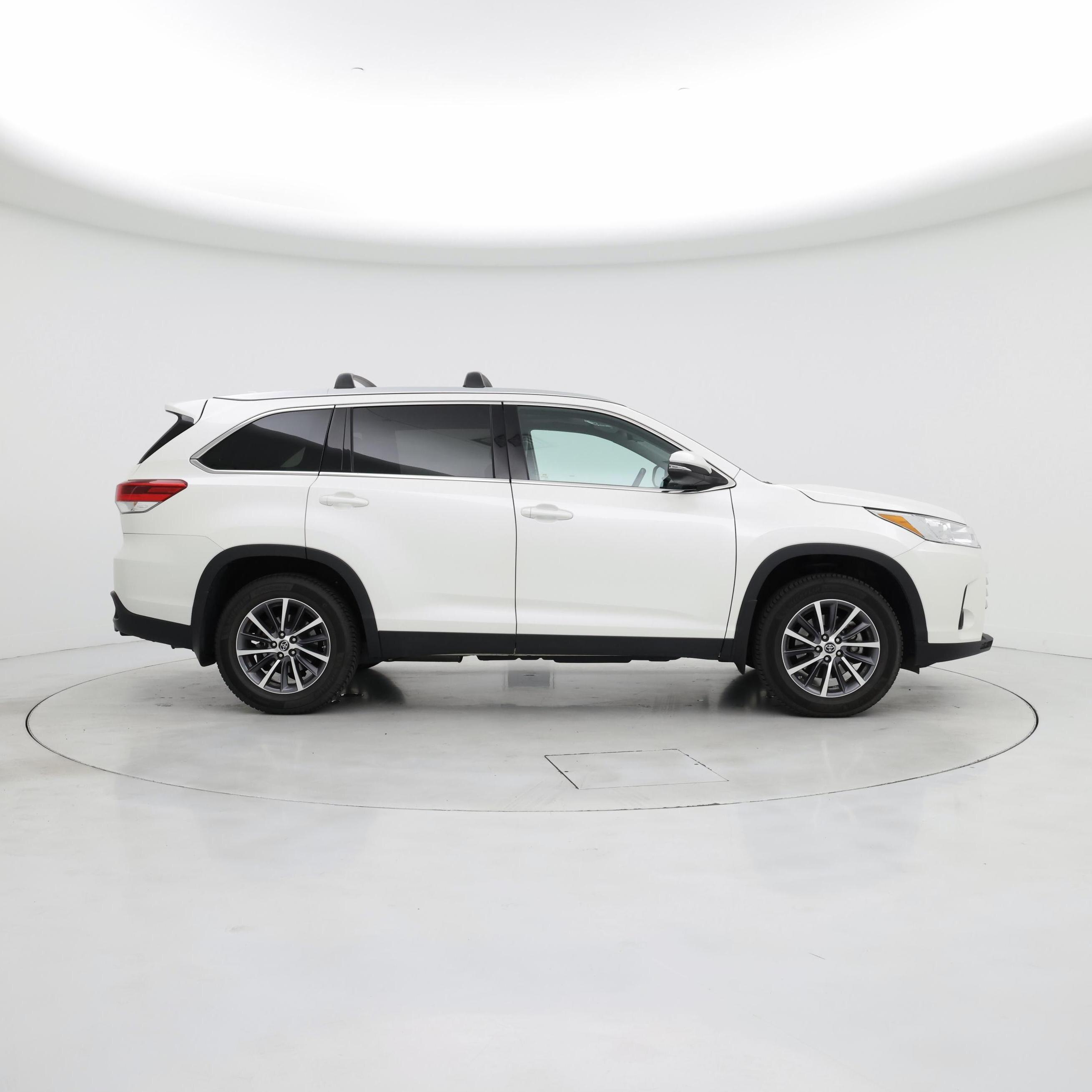 Thumbnail: 2019 Toyota Highlander - 7