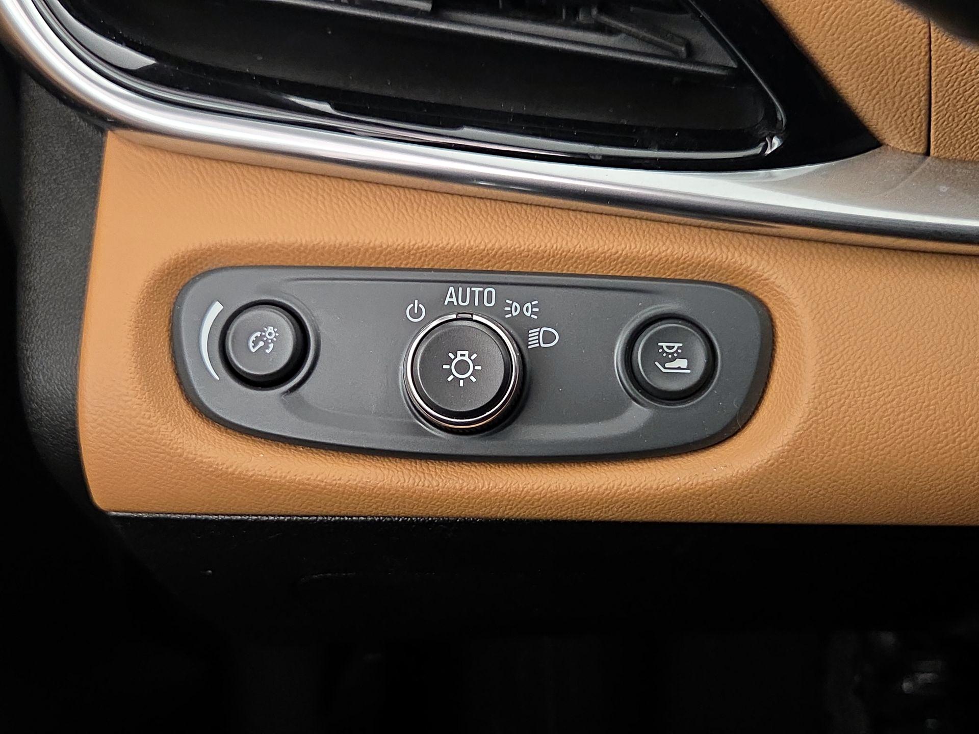 Thumbnail: 2017 Chevrolet Volt - 13