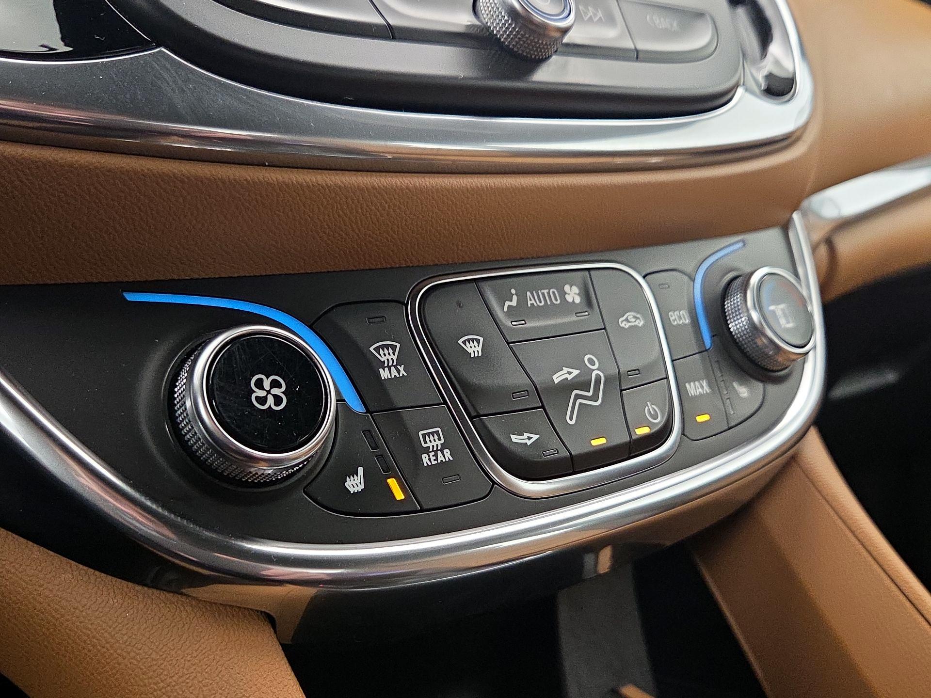 Thumbnail: 2017 Chevrolet Volt - 17