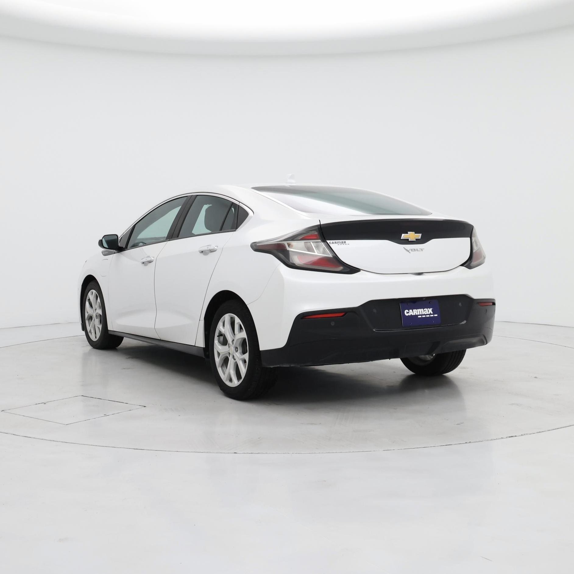 Thumbnail: 2017 Chevrolet Volt - 2