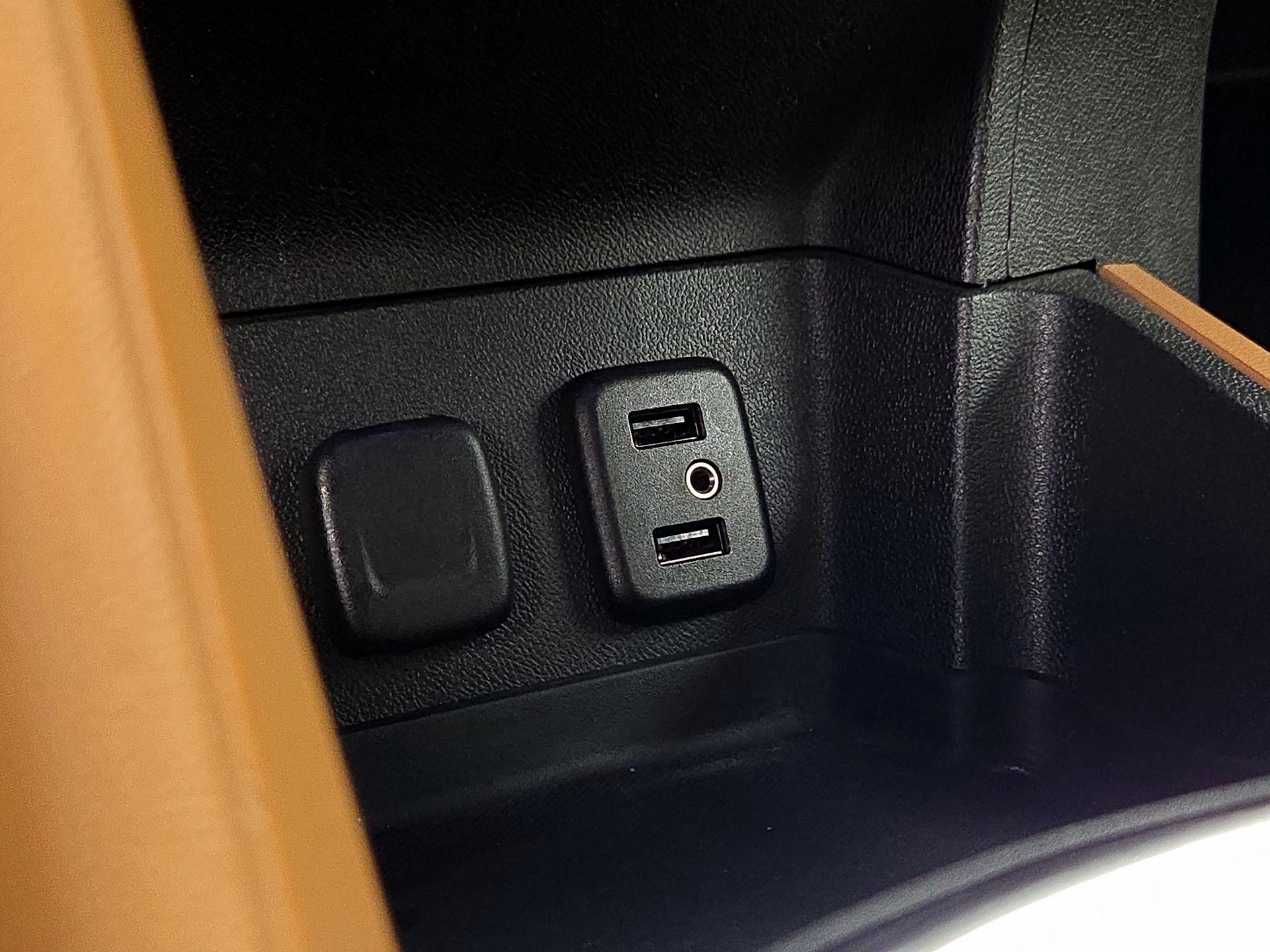 Thumbnail: 2017 Chevrolet Volt - 19