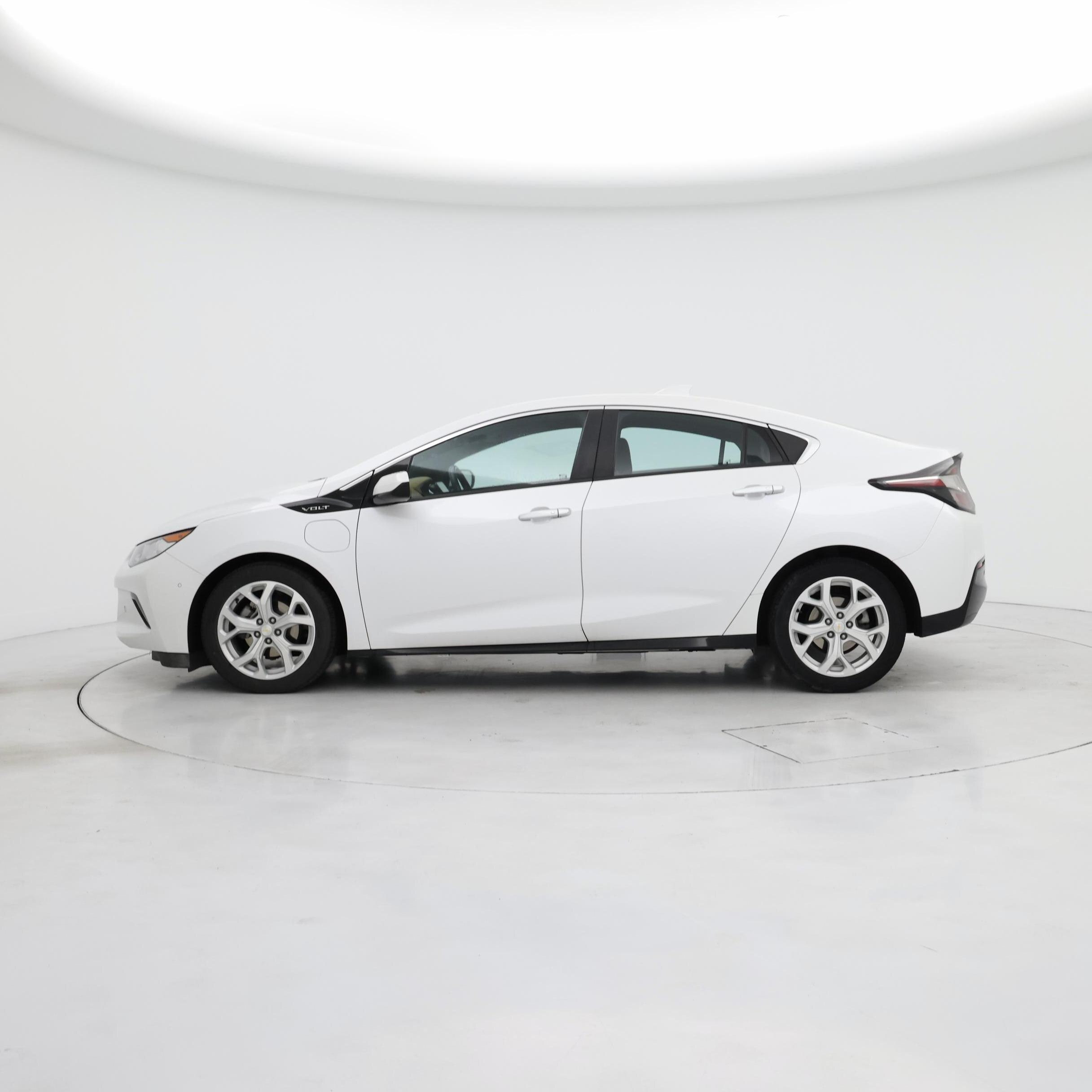 Thumbnail: 2017 Chevrolet Volt - 3