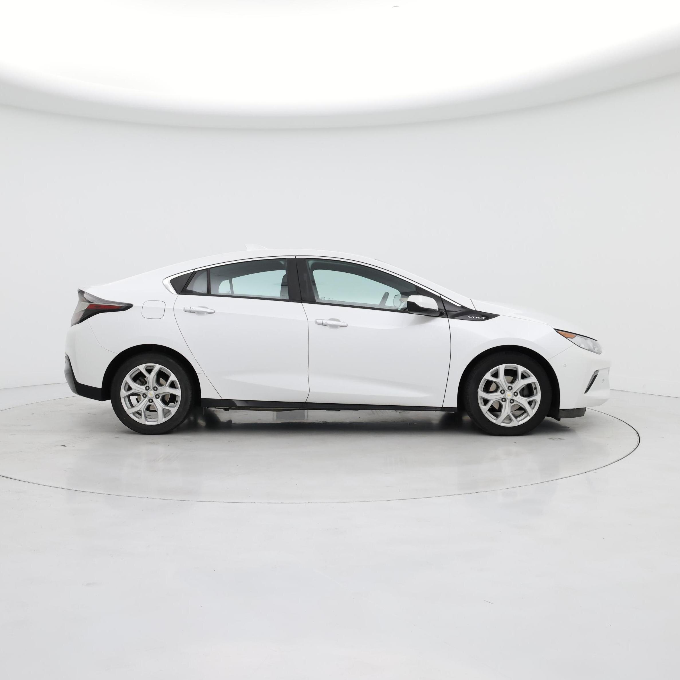 Thumbnail: 2017 Chevrolet Volt - 7