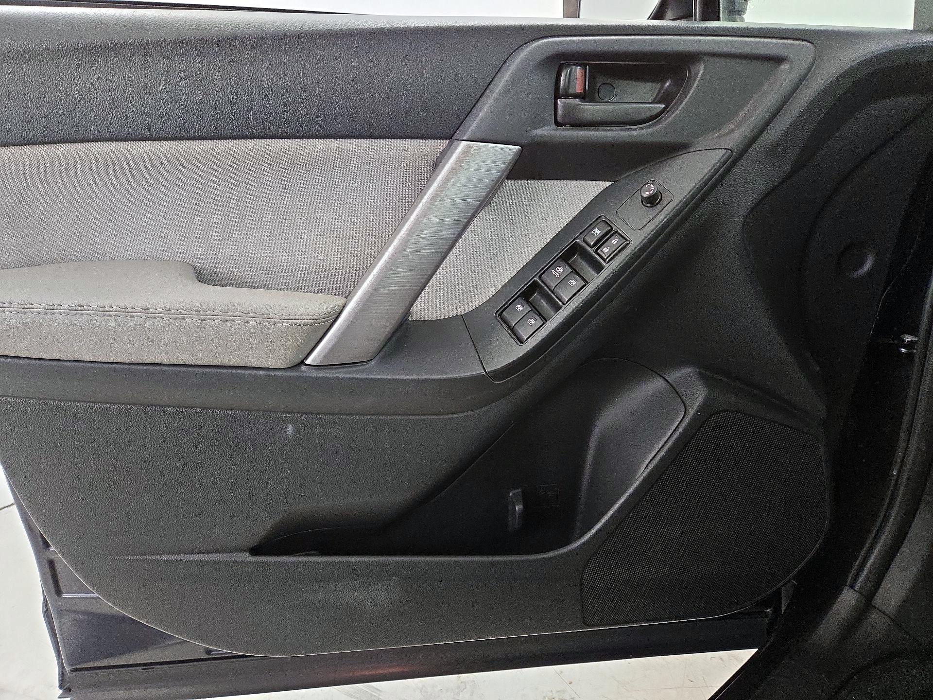 Thumbnail: 2016 Subaru Forester - 10