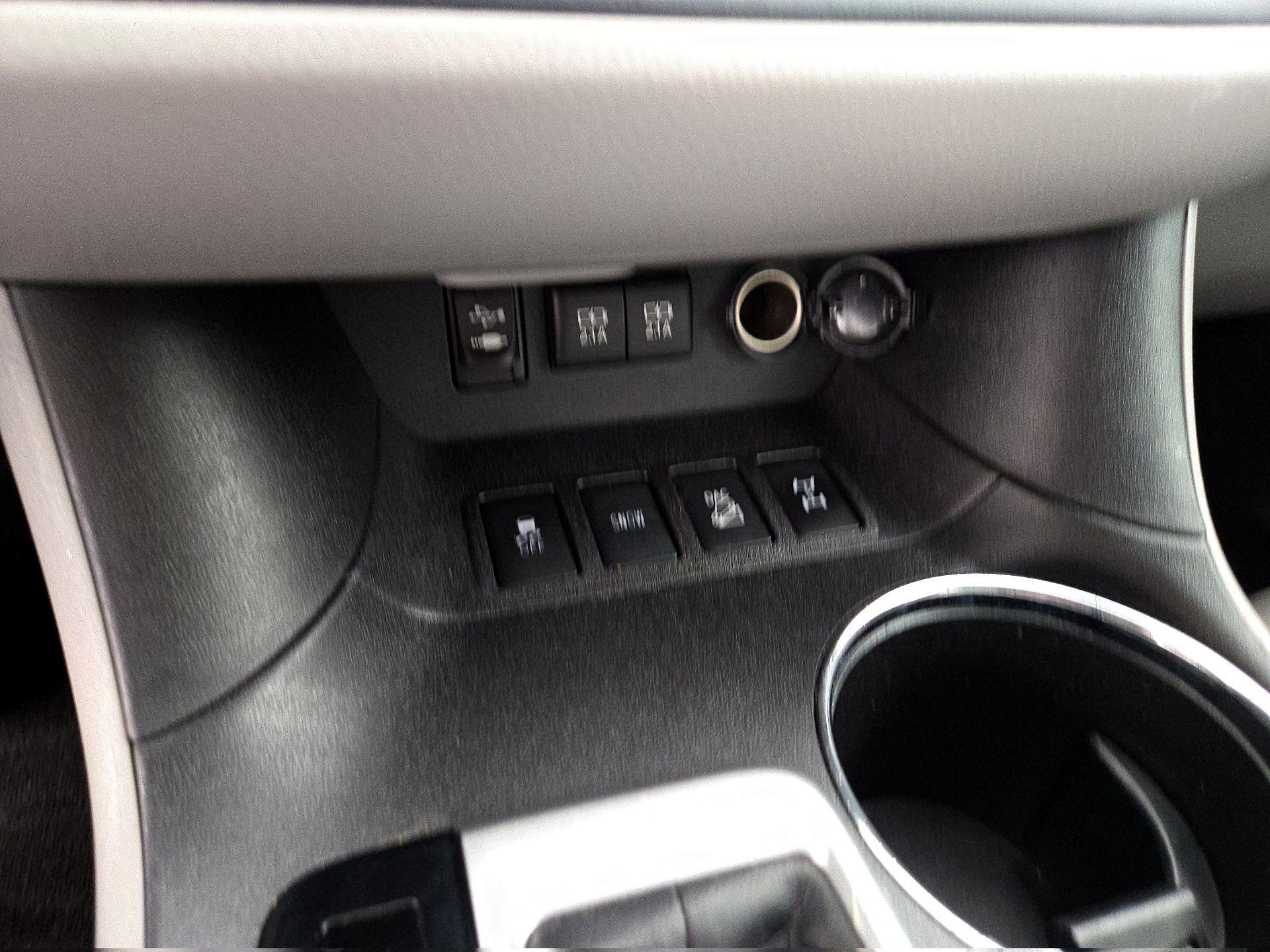 Thumbnail: 2017 Toyota Highlander - 19