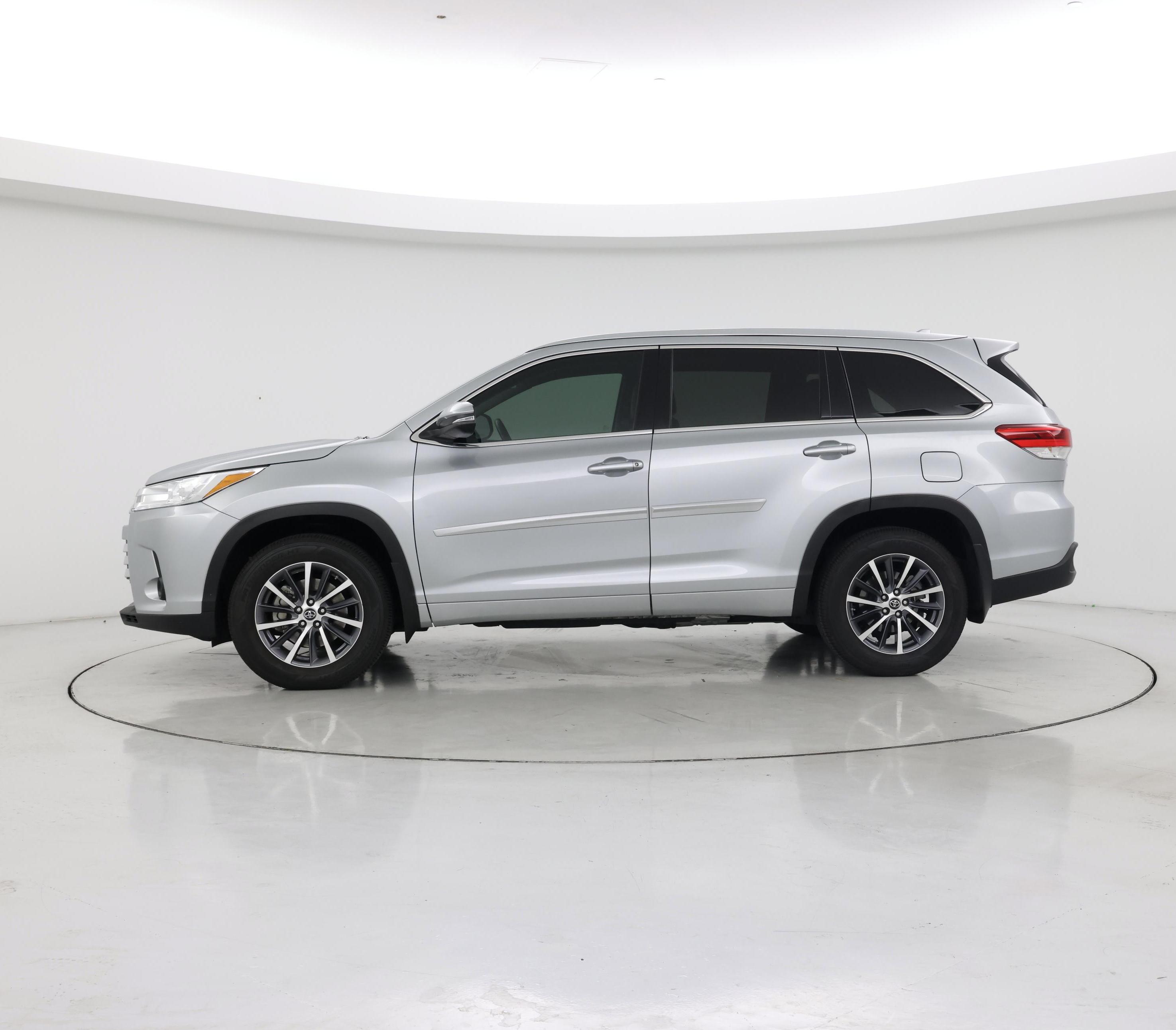 Thumbnail: 2017 Toyota Highlander - 3