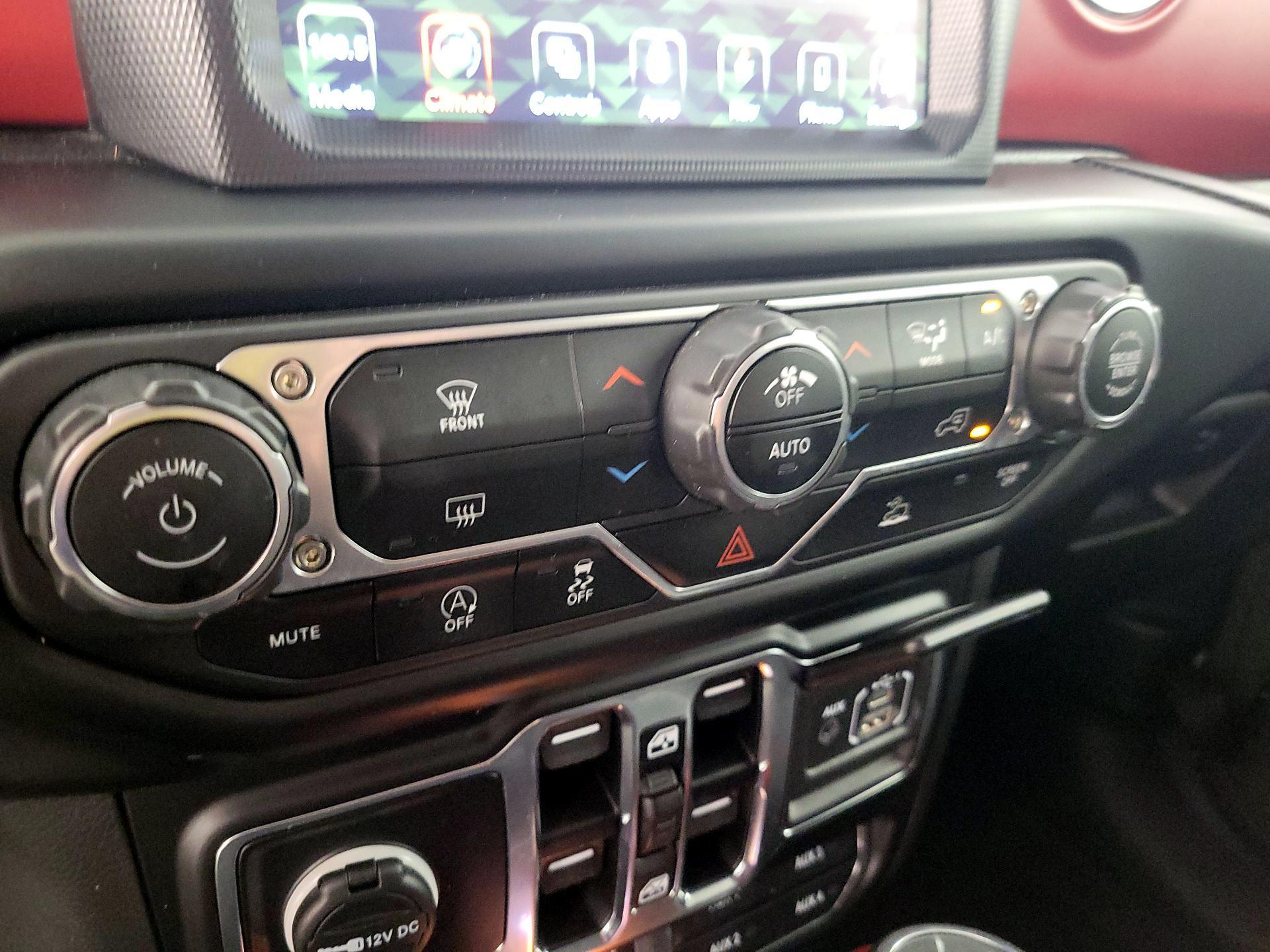 Thumbnail: 2023 Jeep Gladiator - 17