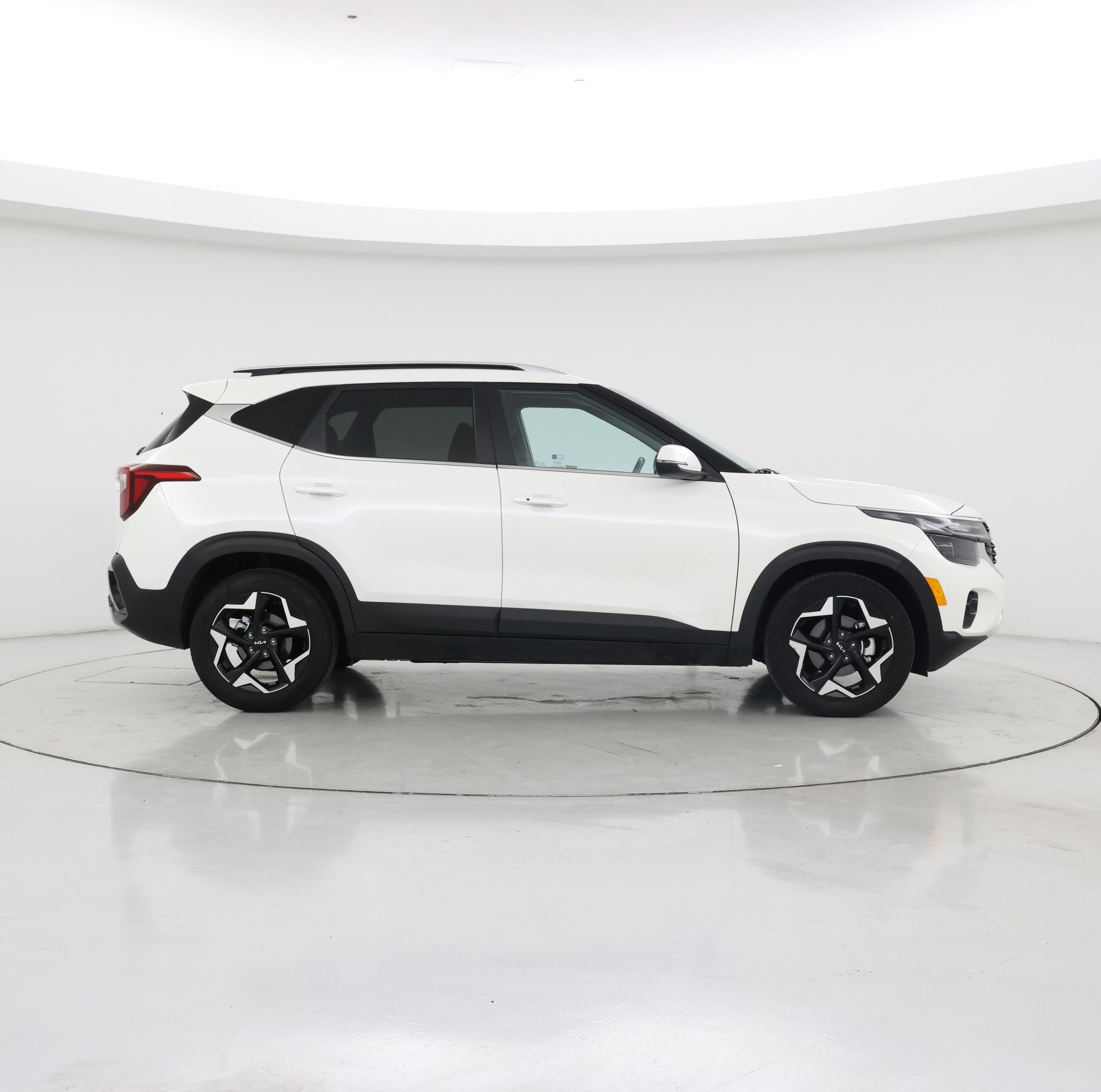 Thumbnail: 2024 Kia Seltos - 7