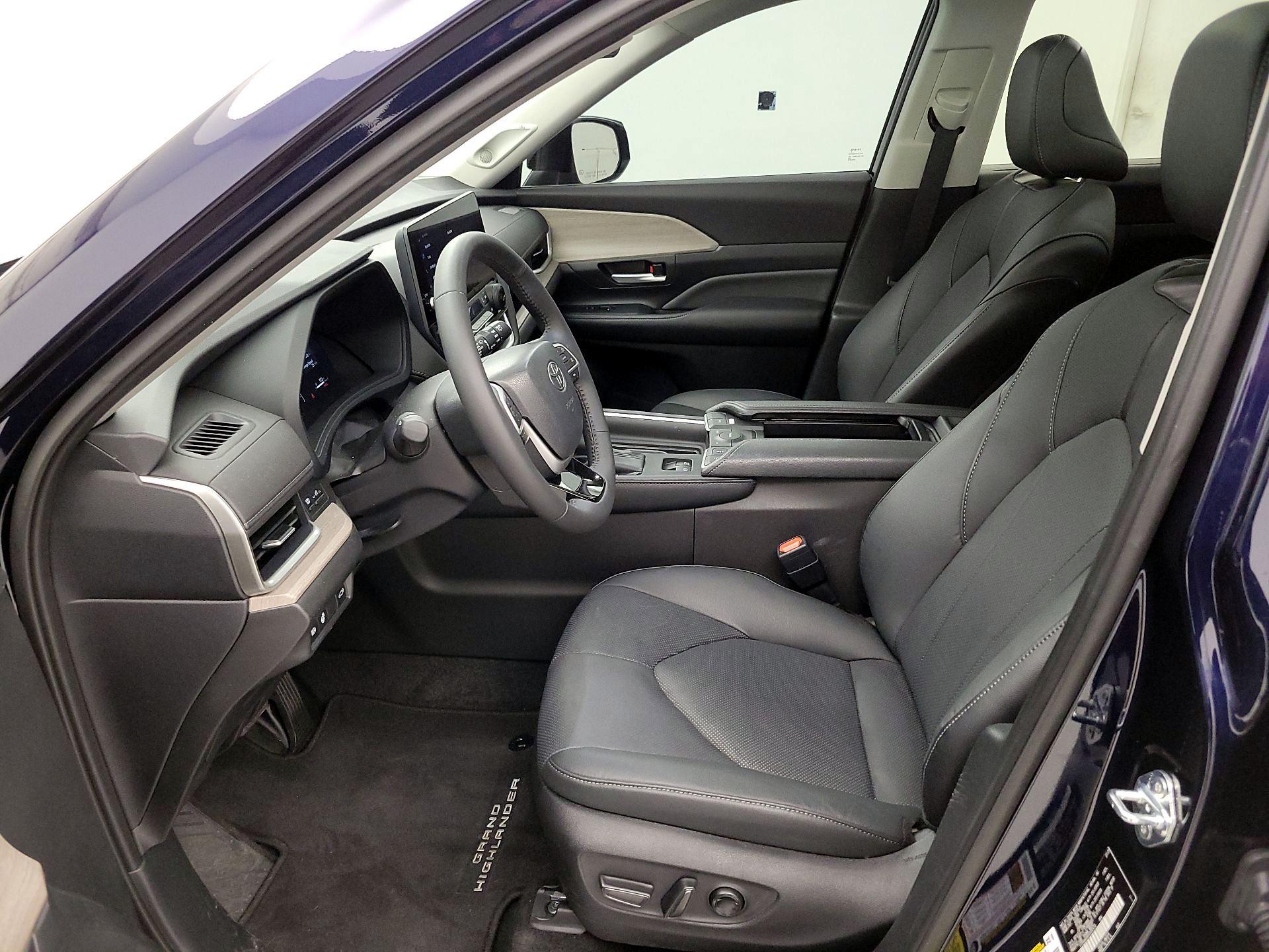 Thumbnail: 2025 Toyota Grand Highlander - 11