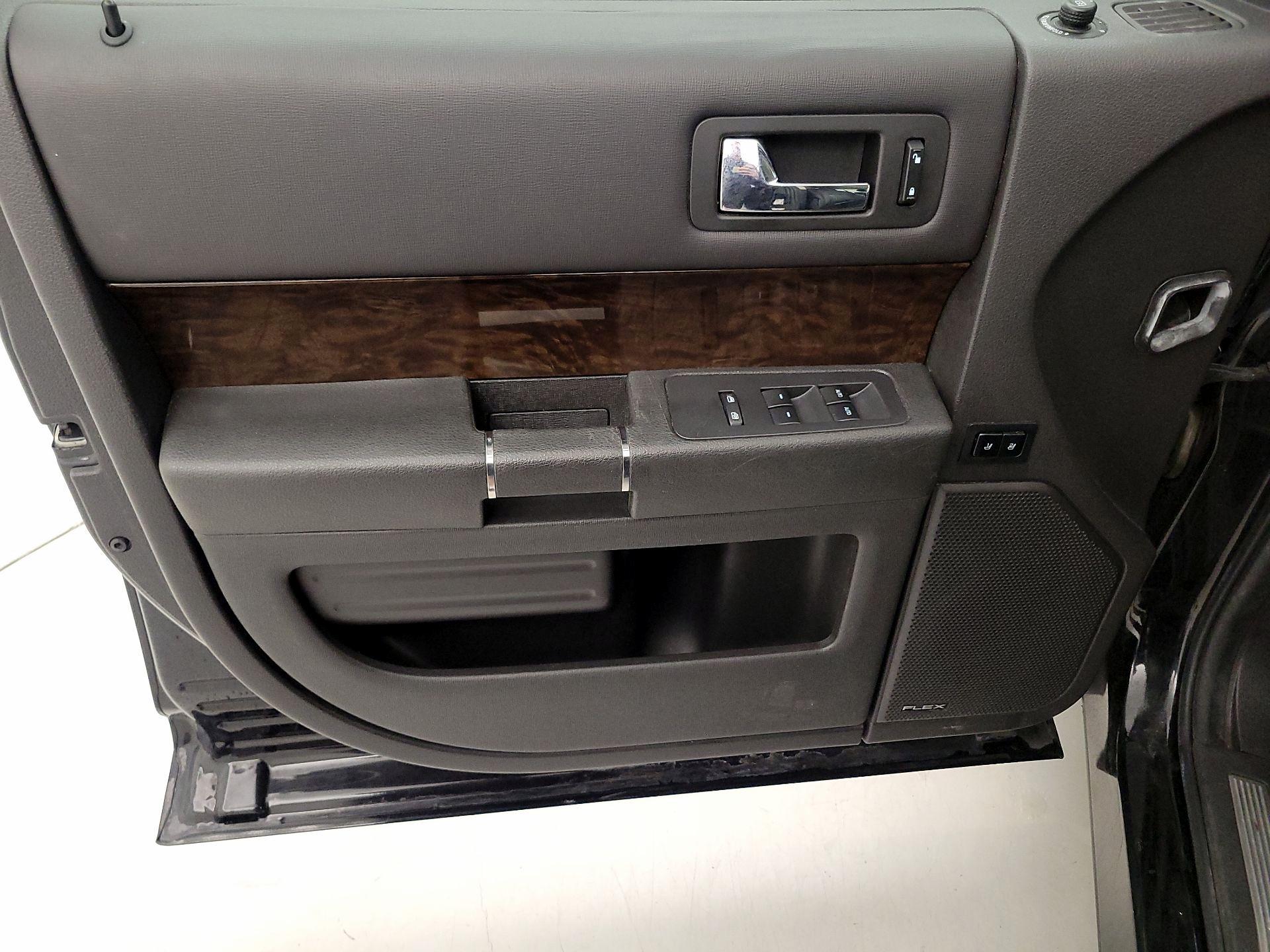 Thumbnail: 2019 Ford Flex - 12