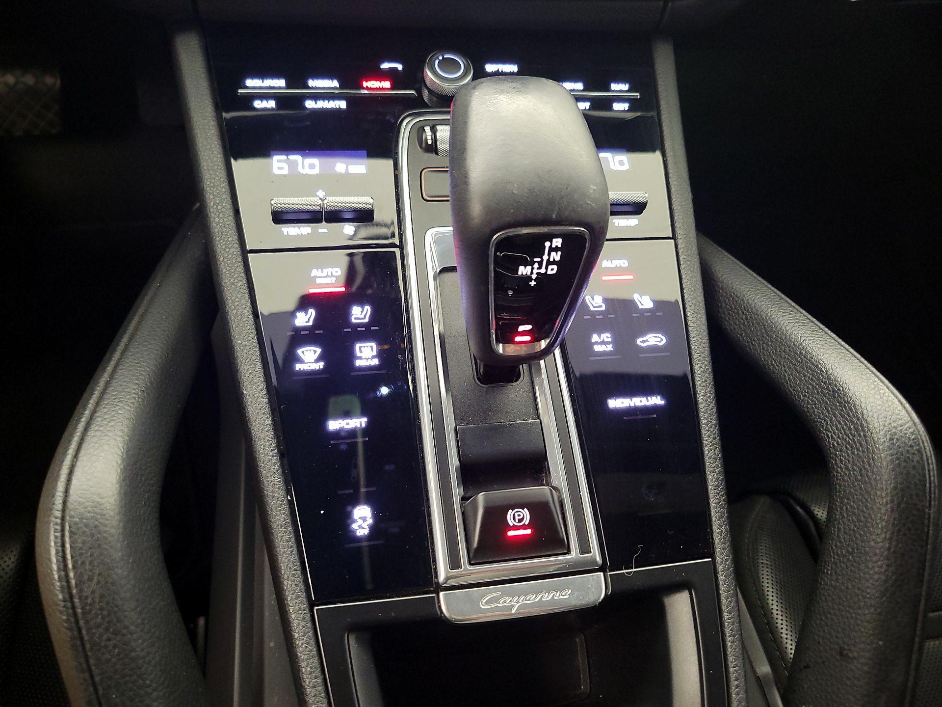 Thumbnail: 2021 Porsche Cayenne - 18