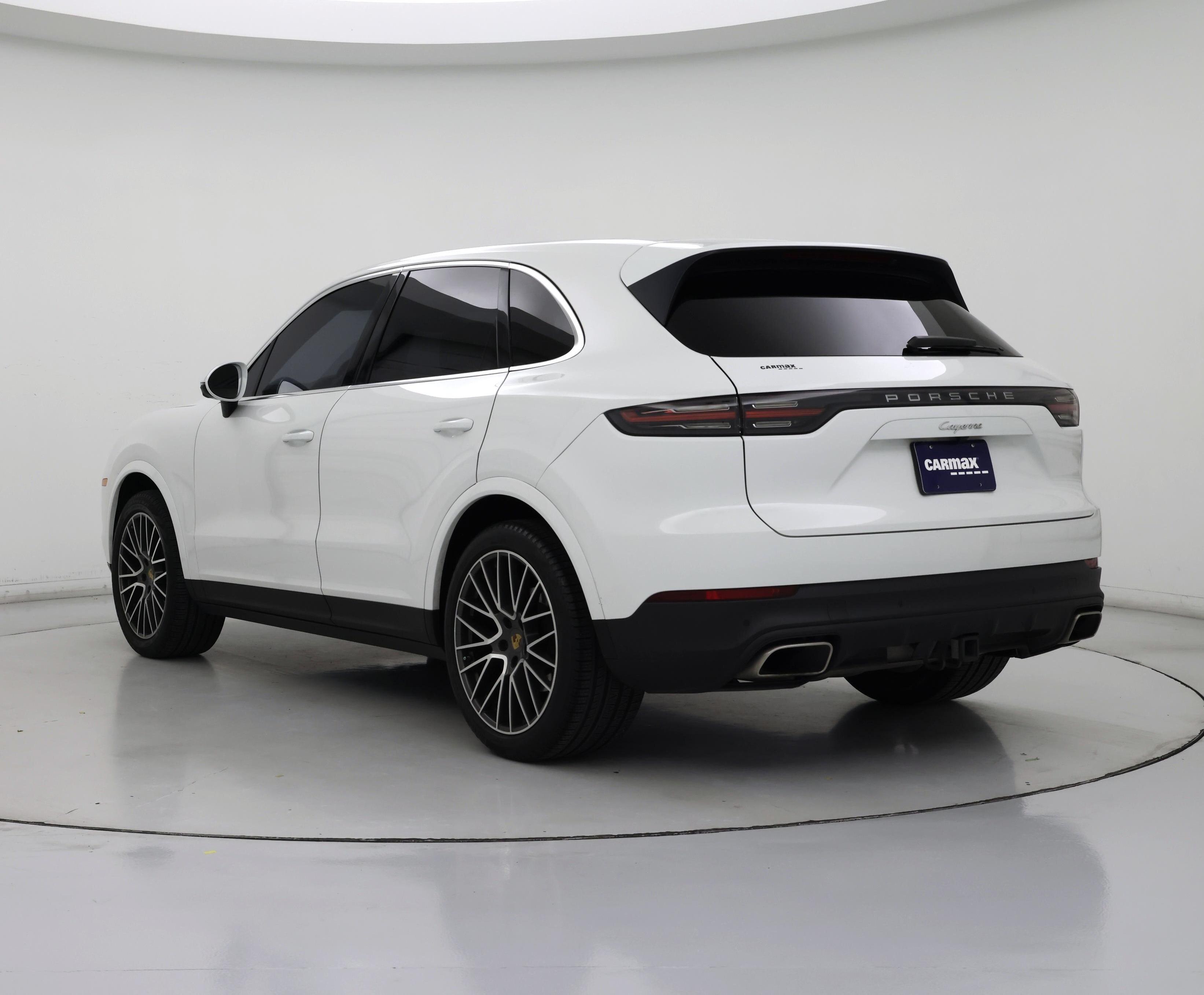 Thumbnail: 2021 Porsche Cayenne - 2