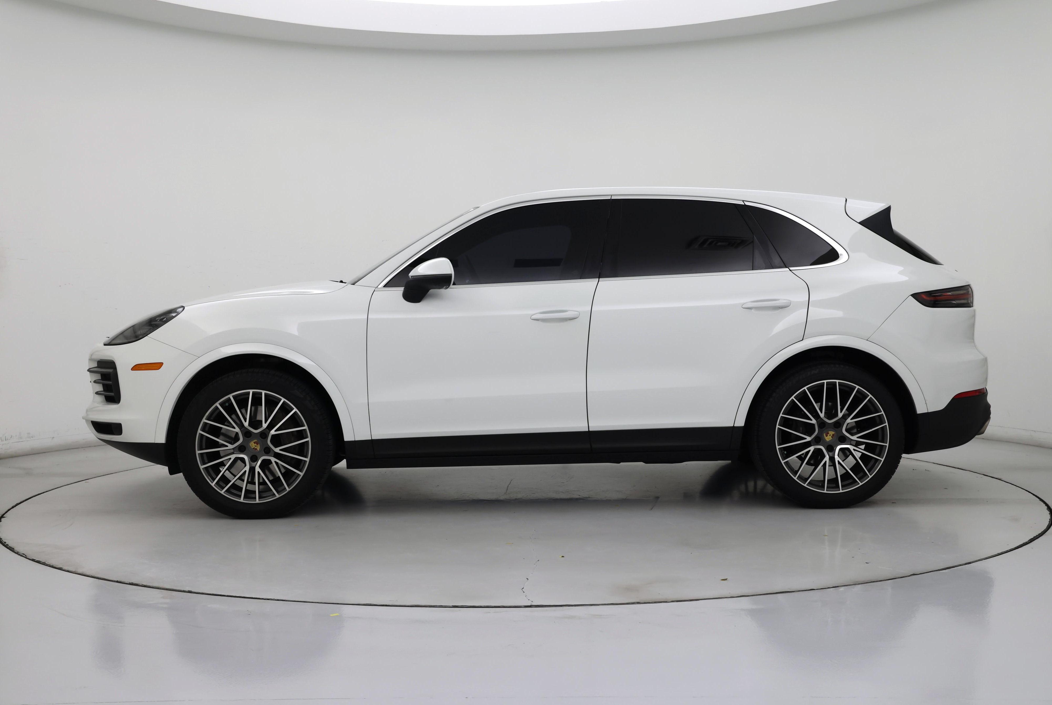 Thumbnail: 2021 Porsche Cayenne - 3