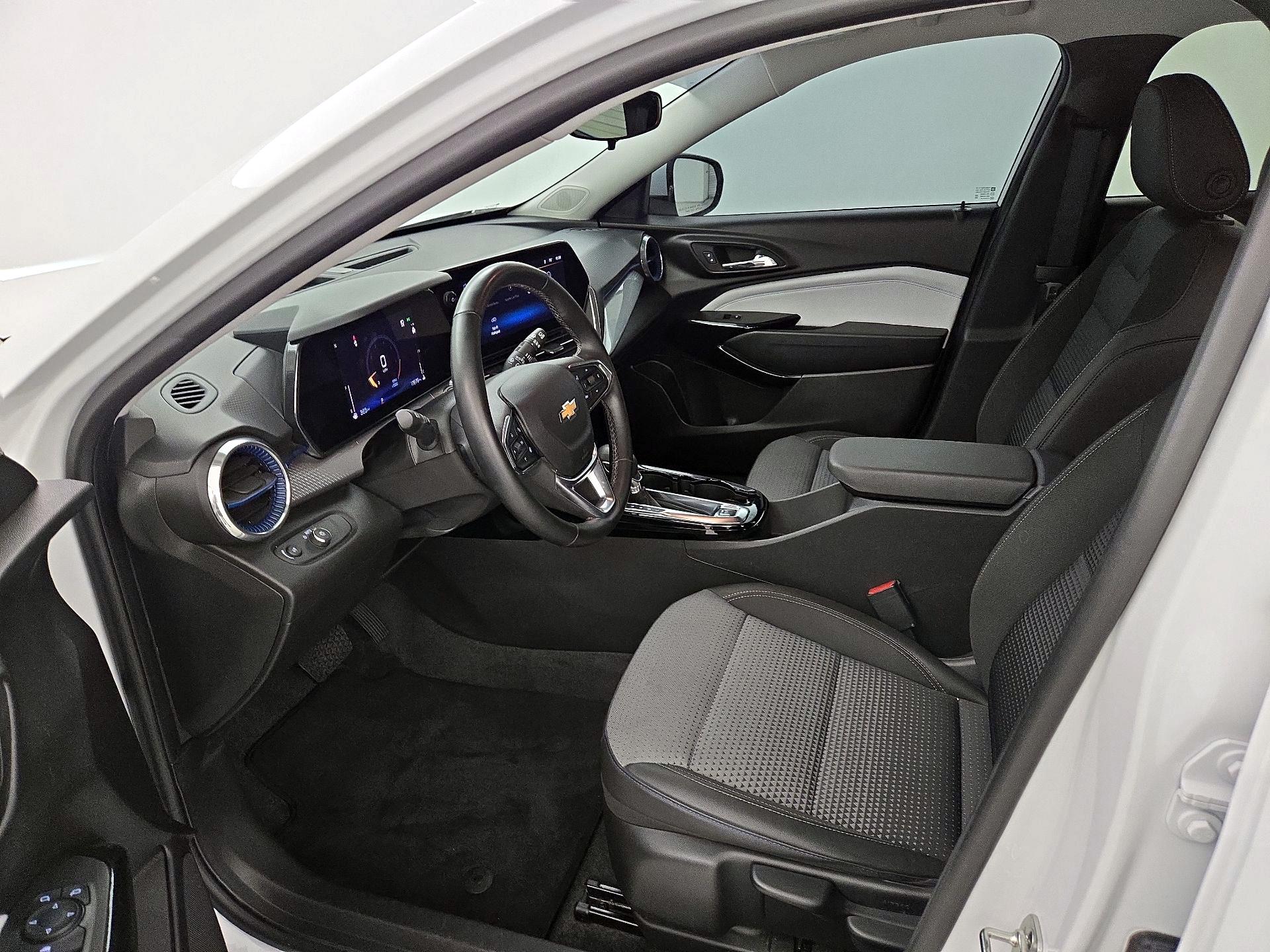 Thumbnail: 2025 Chevrolet Trax - 11