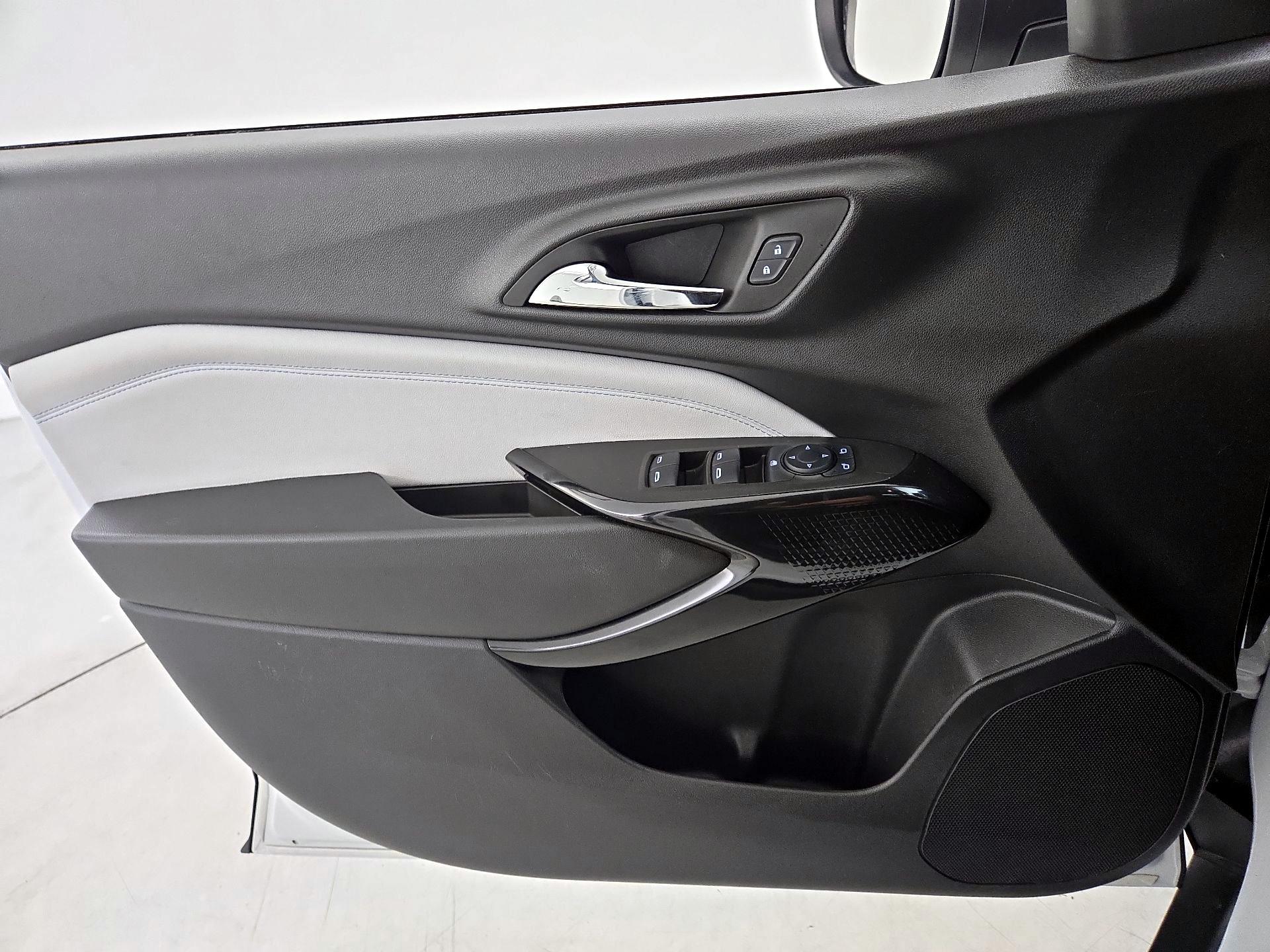 Thumbnail: 2025 Chevrolet Trax - 12