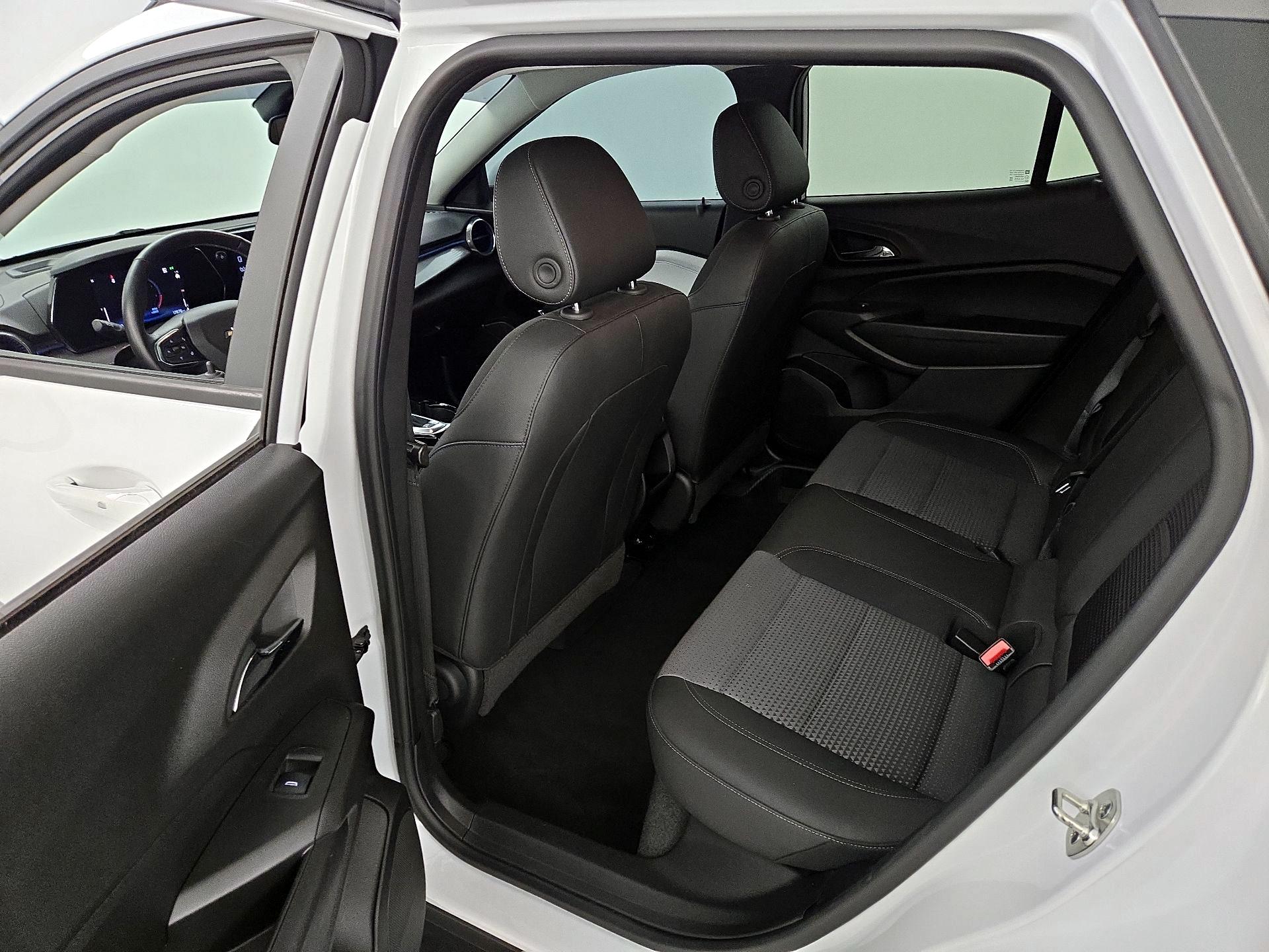 Thumbnail: 2025 Chevrolet Trax - 19