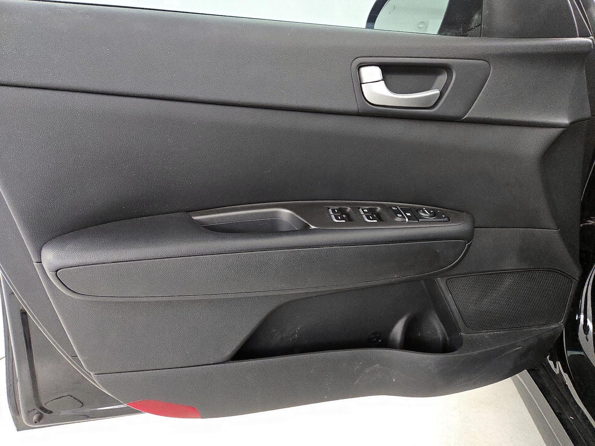 Thumbnail: 2018 Kia Optima - 12