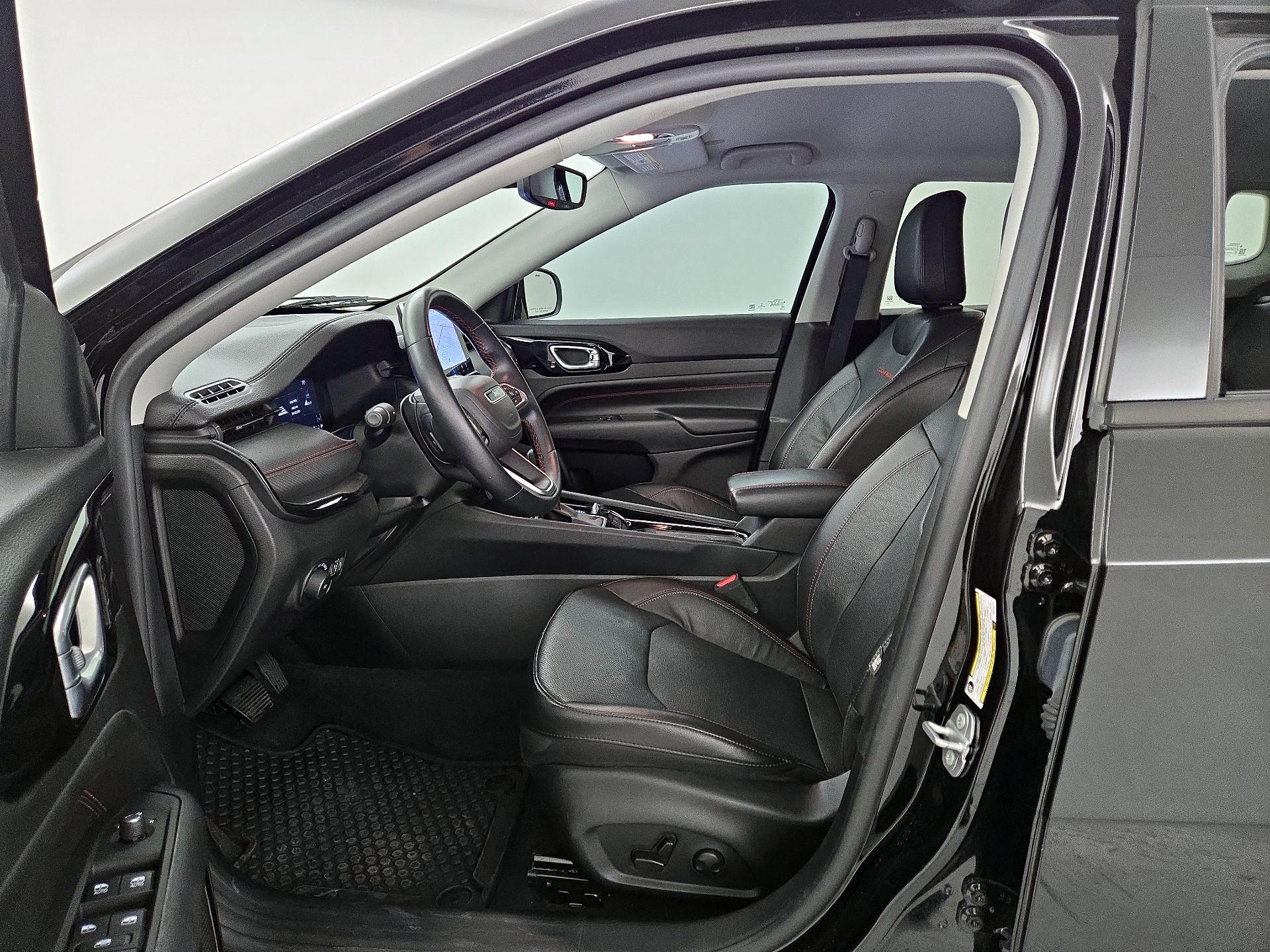 Thumbnail: 2022 Jeep Compass - 11