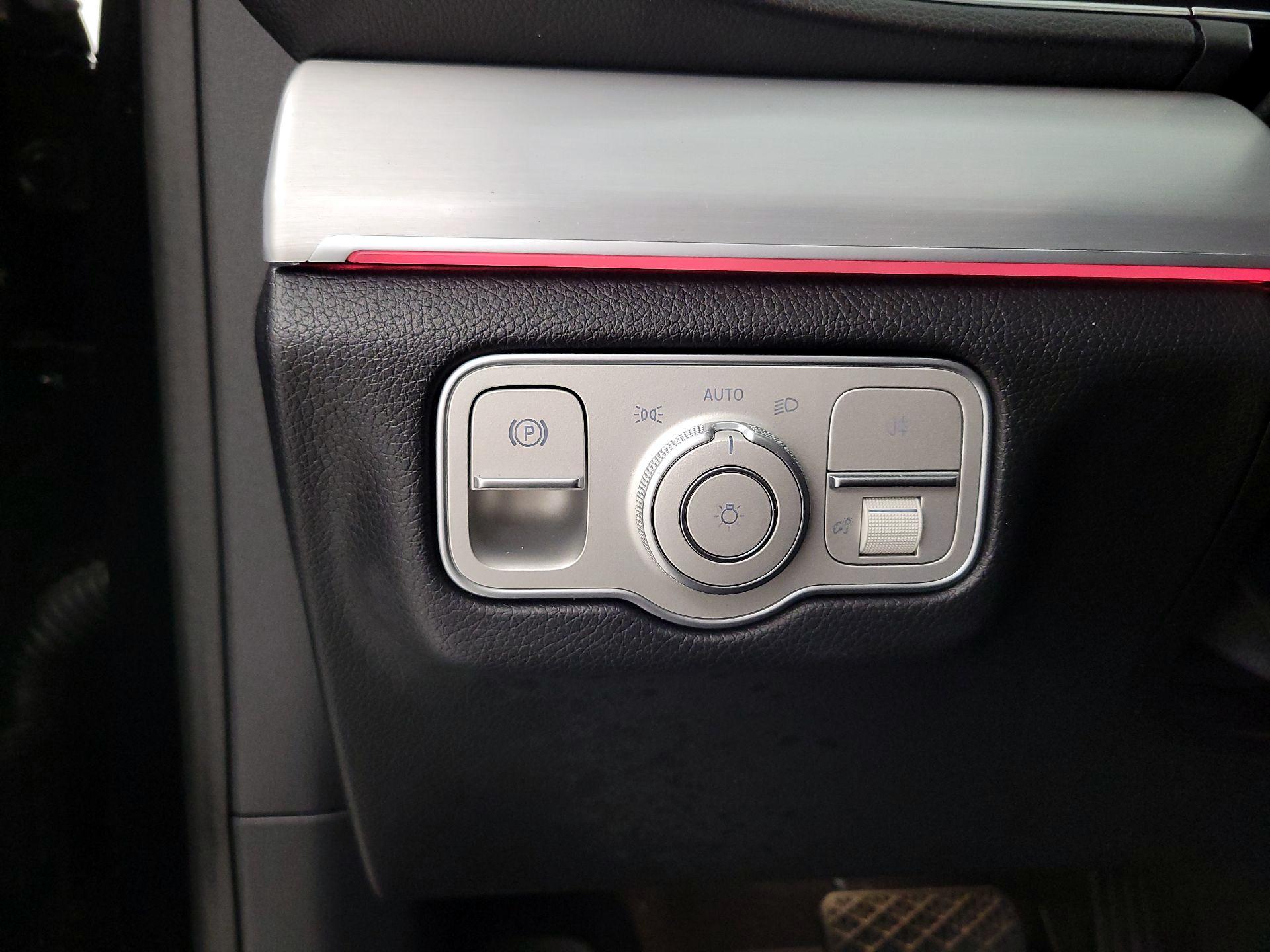 Thumbnail: 2025 Mercedes-Benz GLE - 13