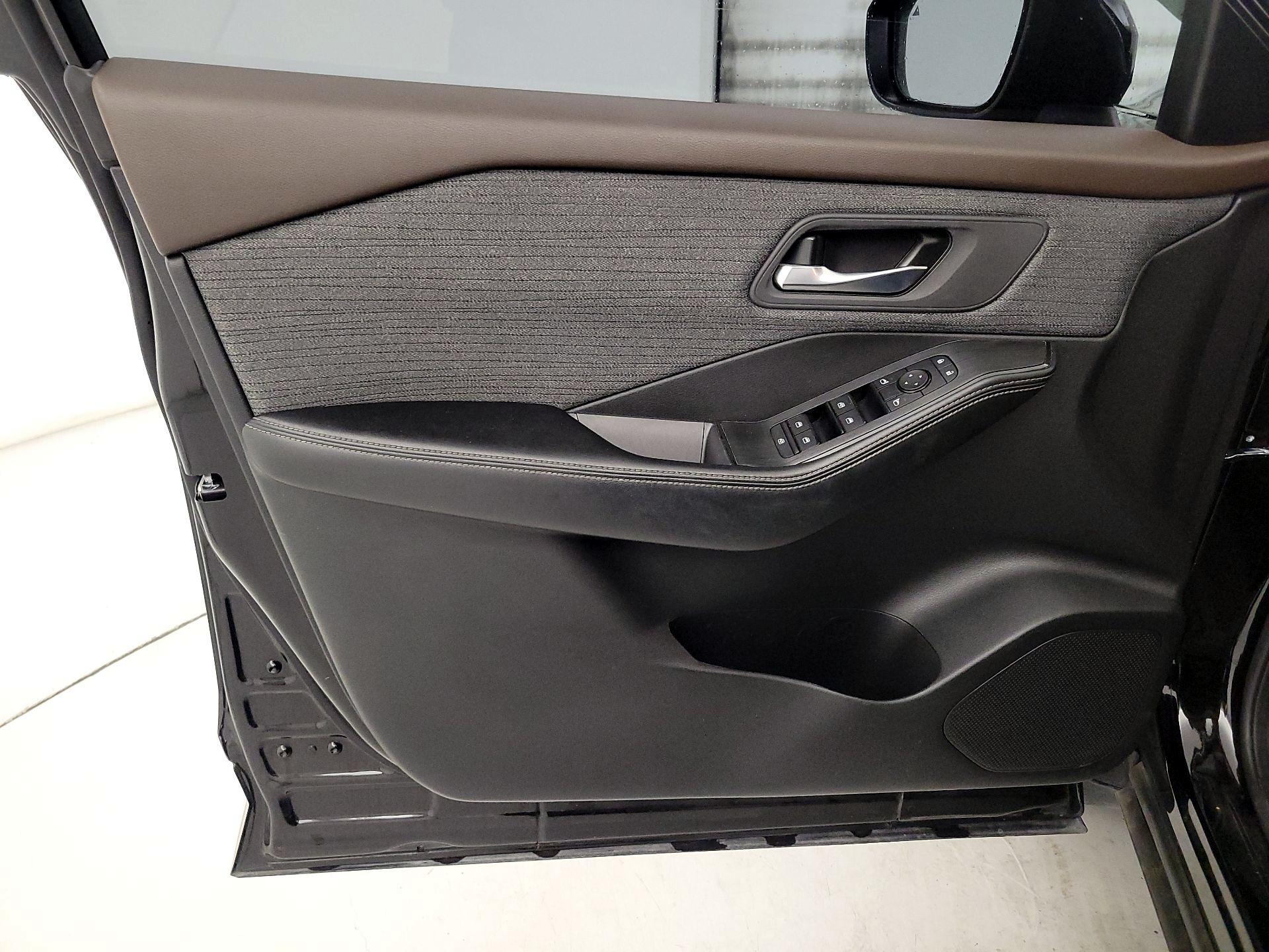 Thumbnail: 2023 Nissan Rogue - 12