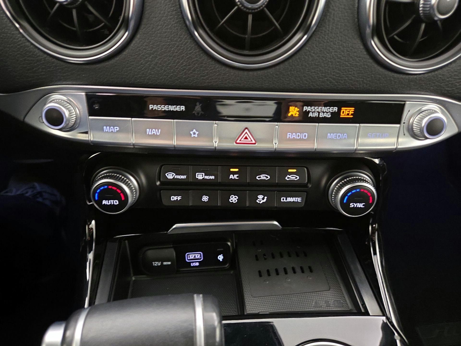 Thumbnail: 2022 Kia Stinger - 17