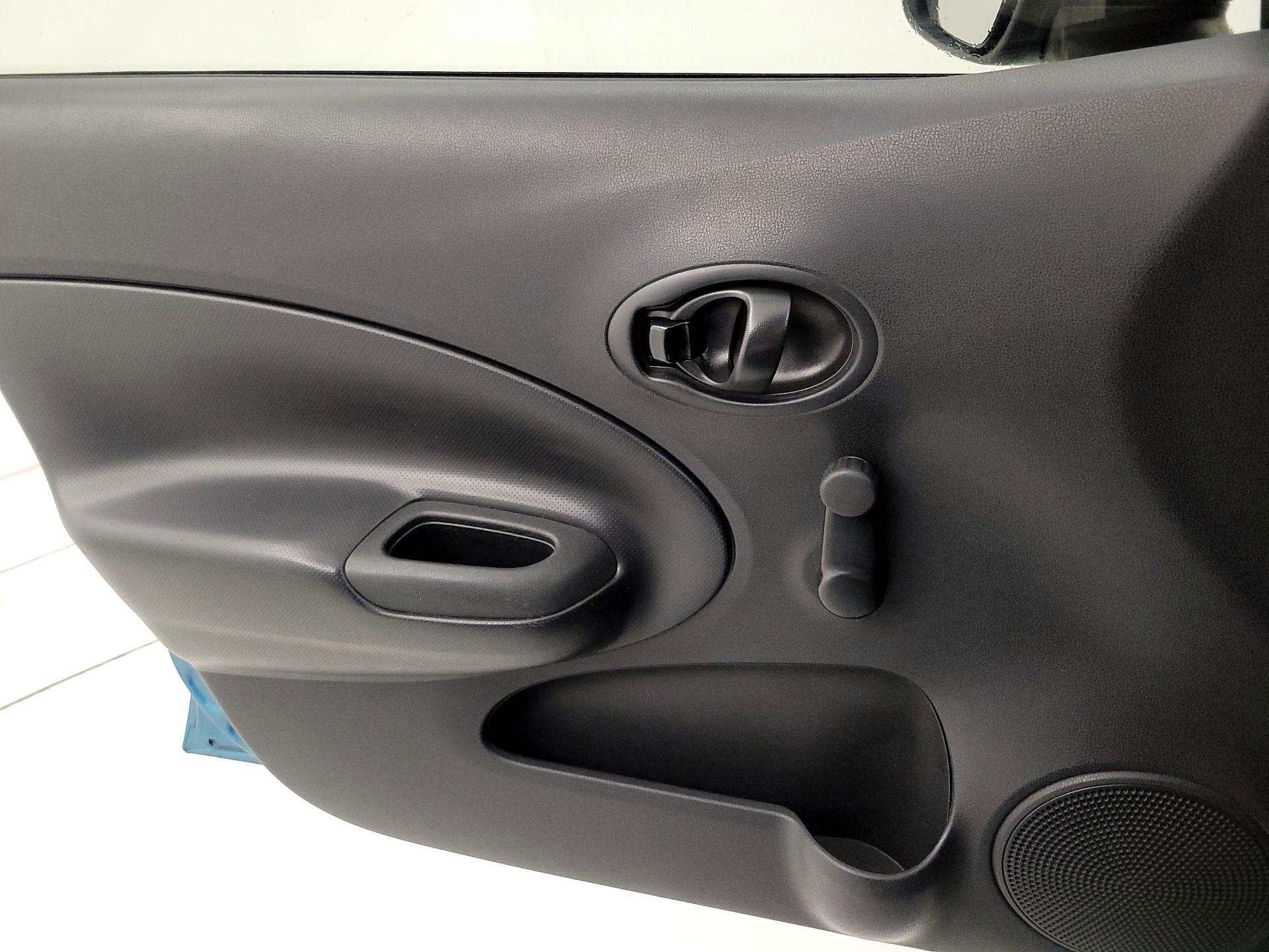 Thumbnail: 2015 Nissan Versa Note - 12