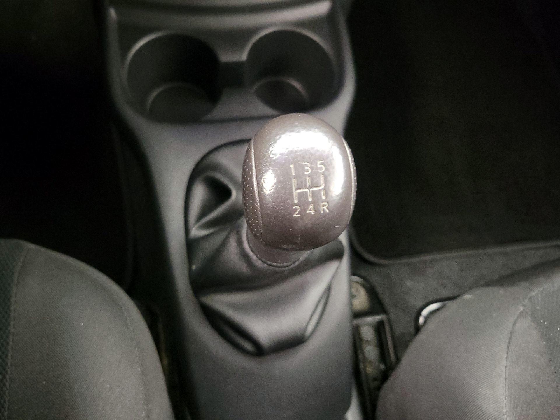 Thumbnail: 2015 Nissan Versa Note - 16