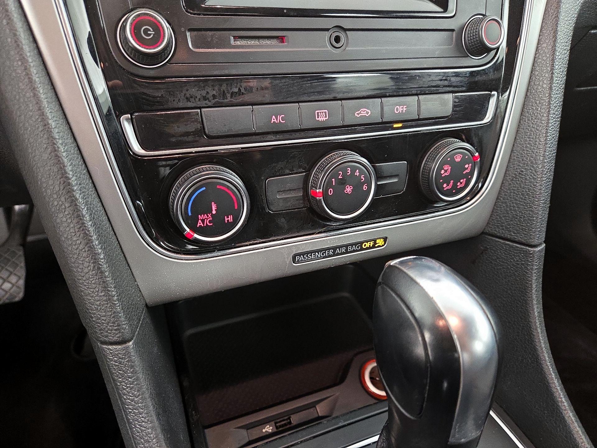 Thumbnail: 2018 Volkswagen Passat - 16