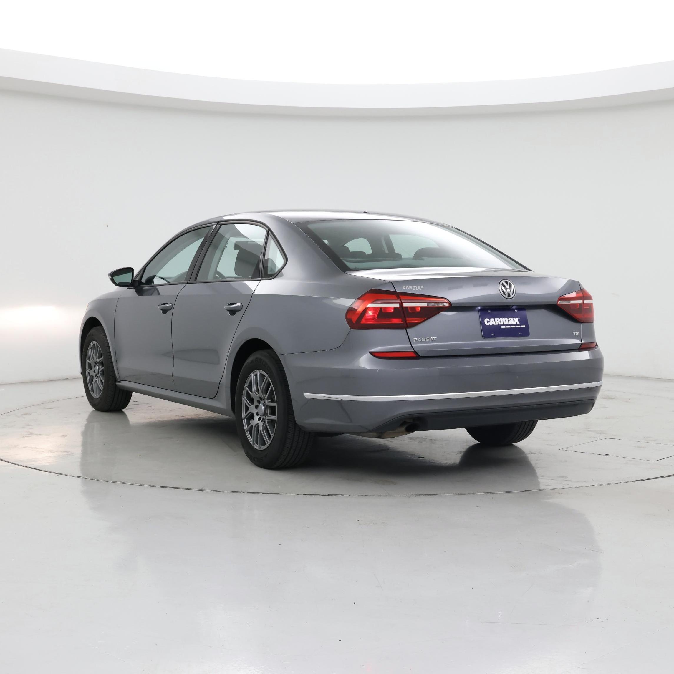 Thumbnail: 2018 Volkswagen Passat - 2