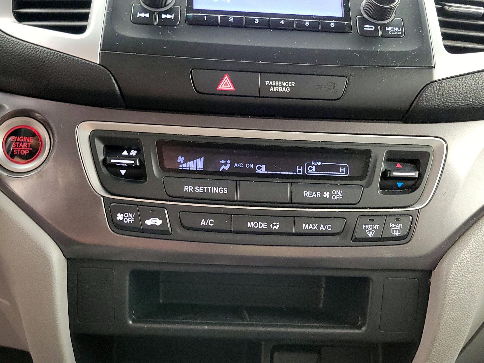 Thumbnail: 2016 Honda Pilot - 16