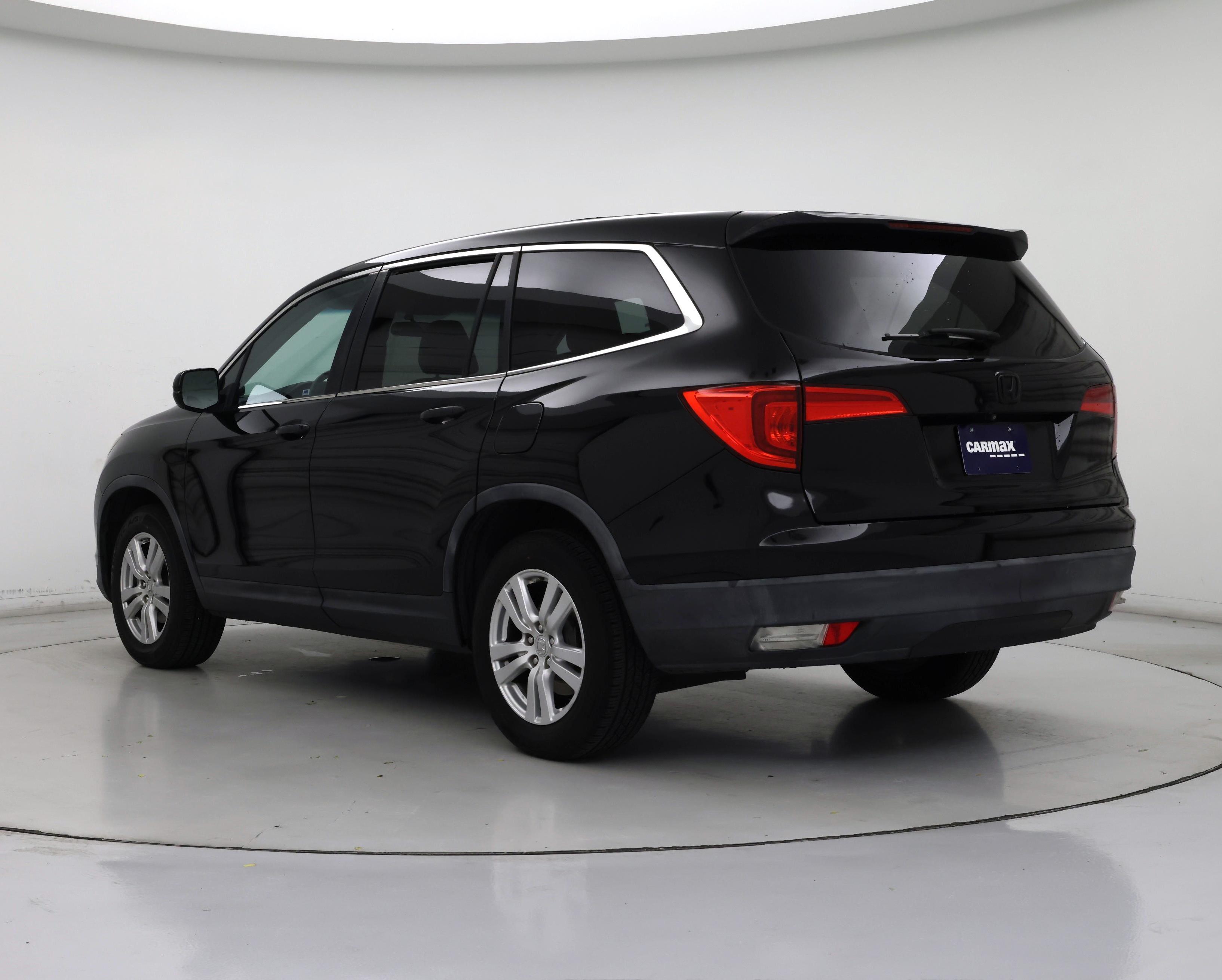 Thumbnail: 2016 Honda Pilot - 2