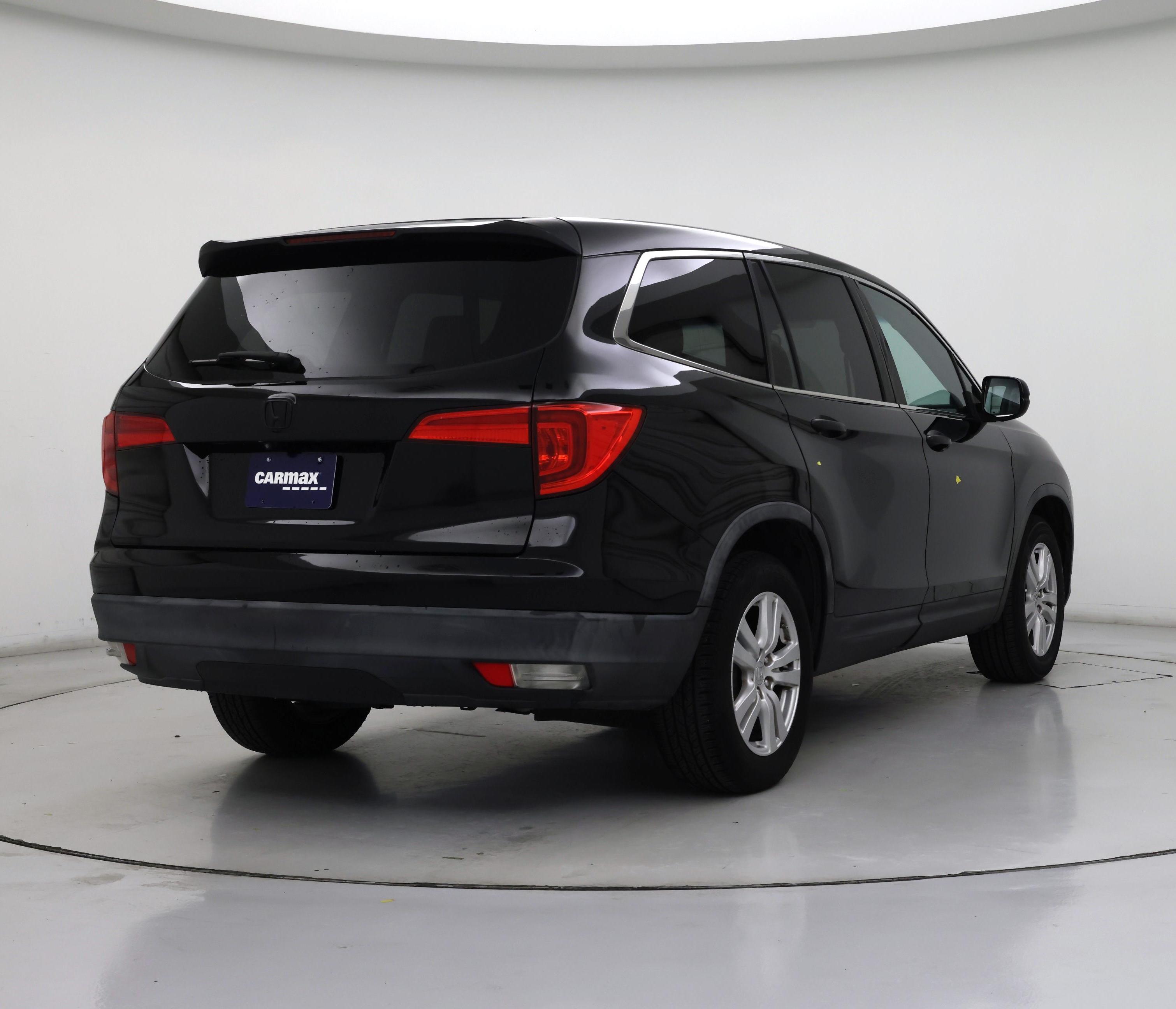 Thumbnail: 2016 Honda Pilot - 8