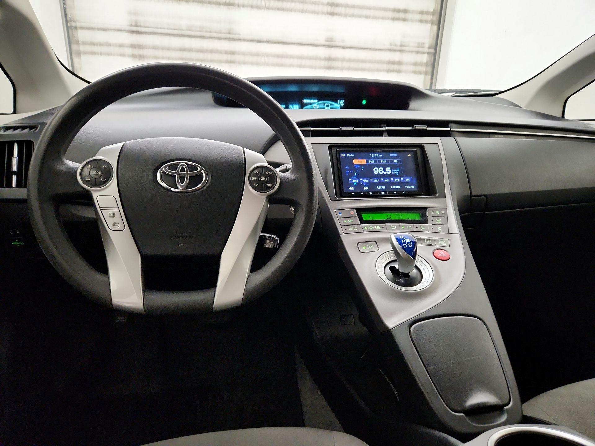 Thumbnail: 2015 Toyota Prius - 9