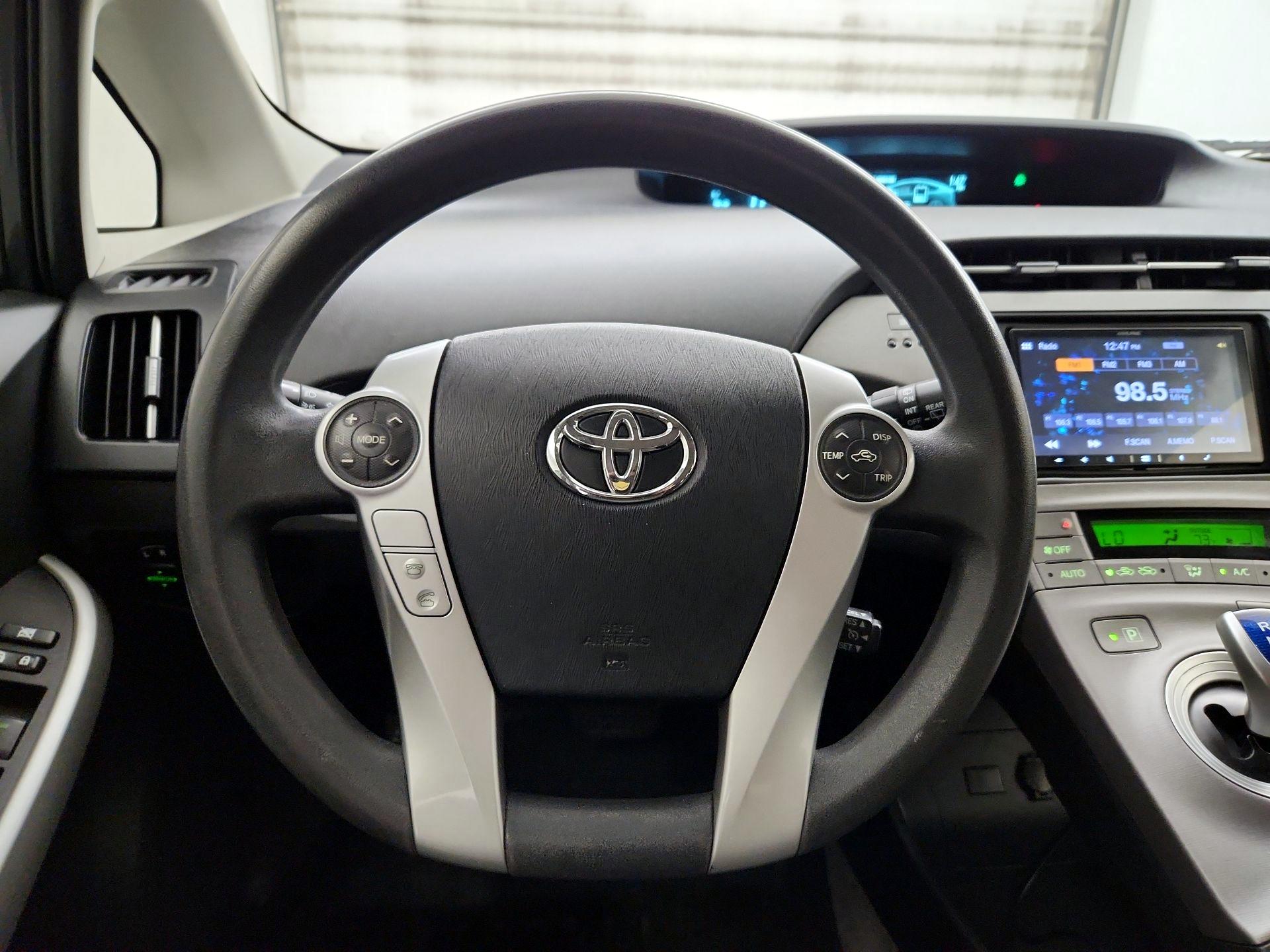Thumbnail: 2015 Toyota Prius - 10