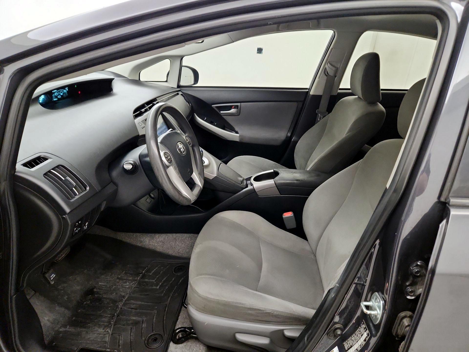 Thumbnail: 2015 Toyota Prius - 11