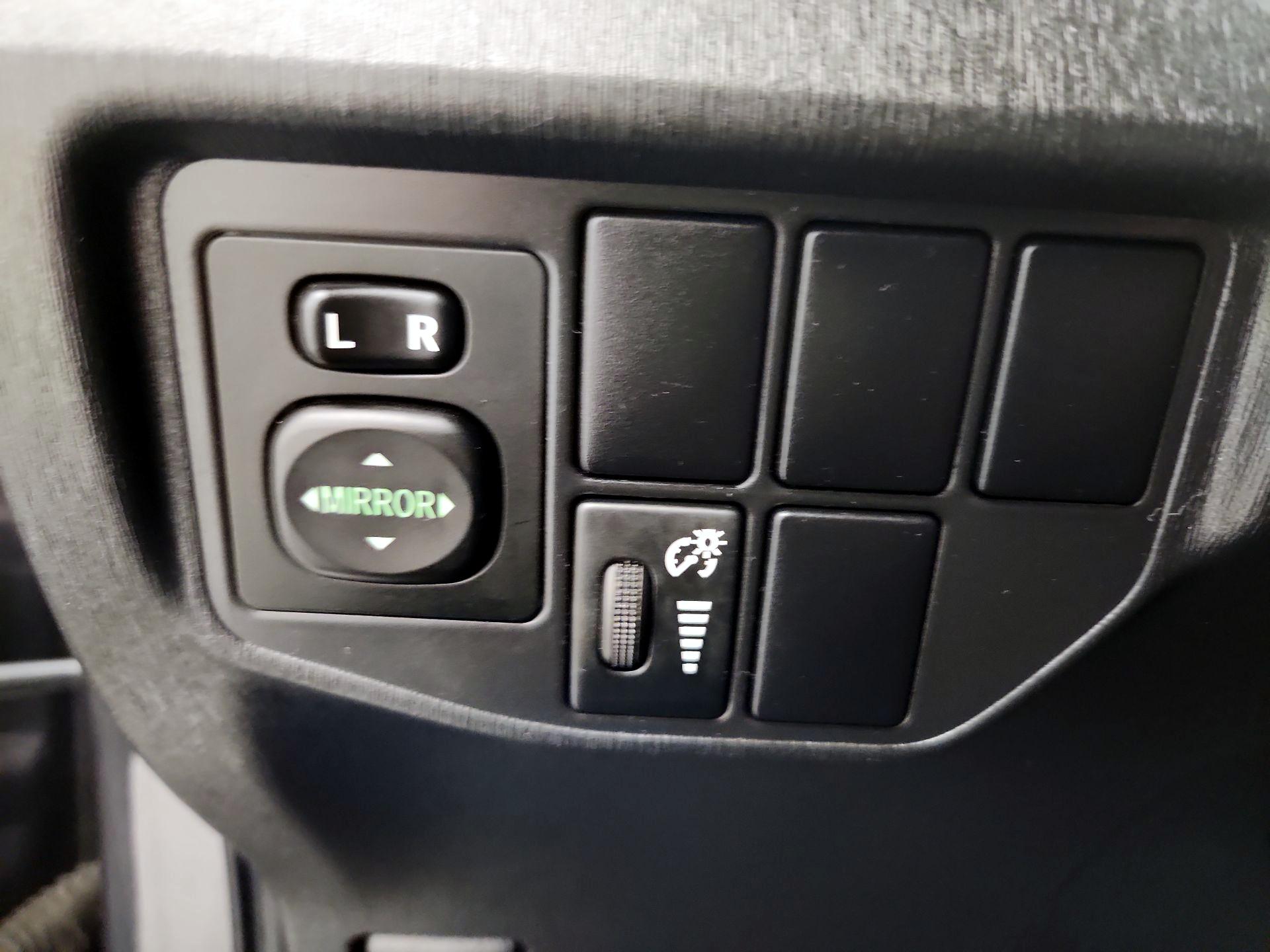 Thumbnail: 2015 Toyota Prius - 13