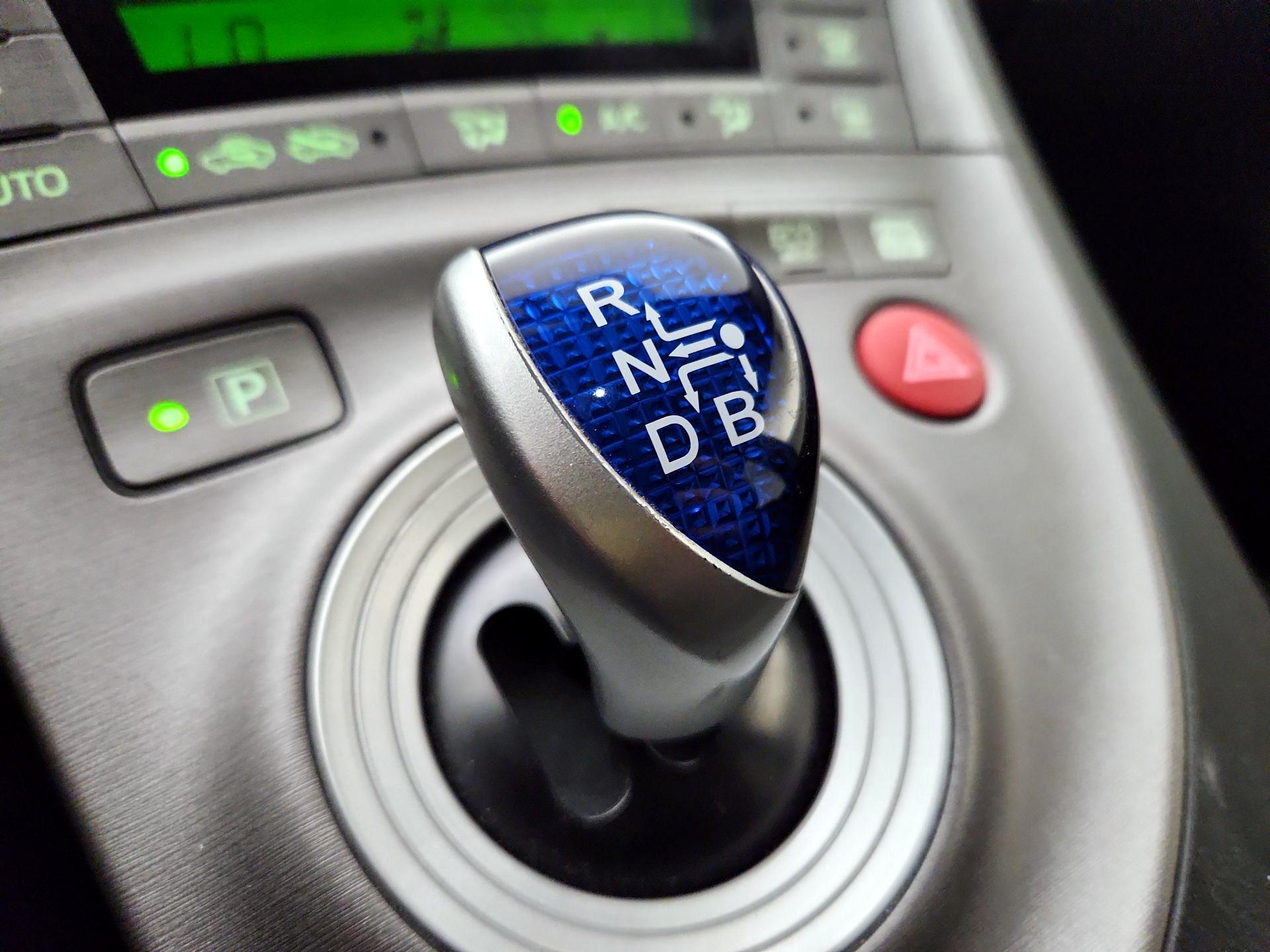 Thumbnail: 2015 Toyota Prius - 17