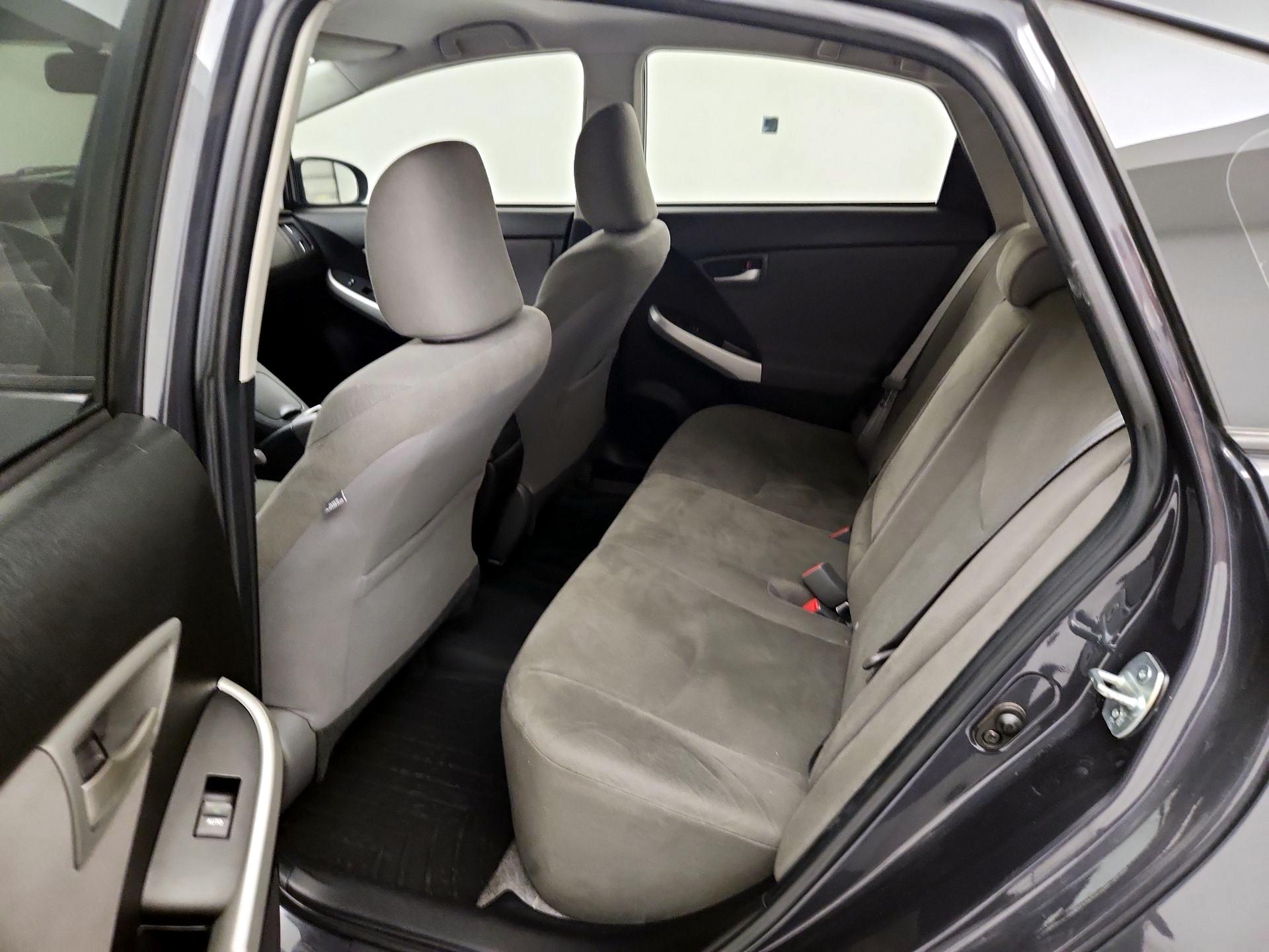 Thumbnail: 2015 Toyota Prius - 18