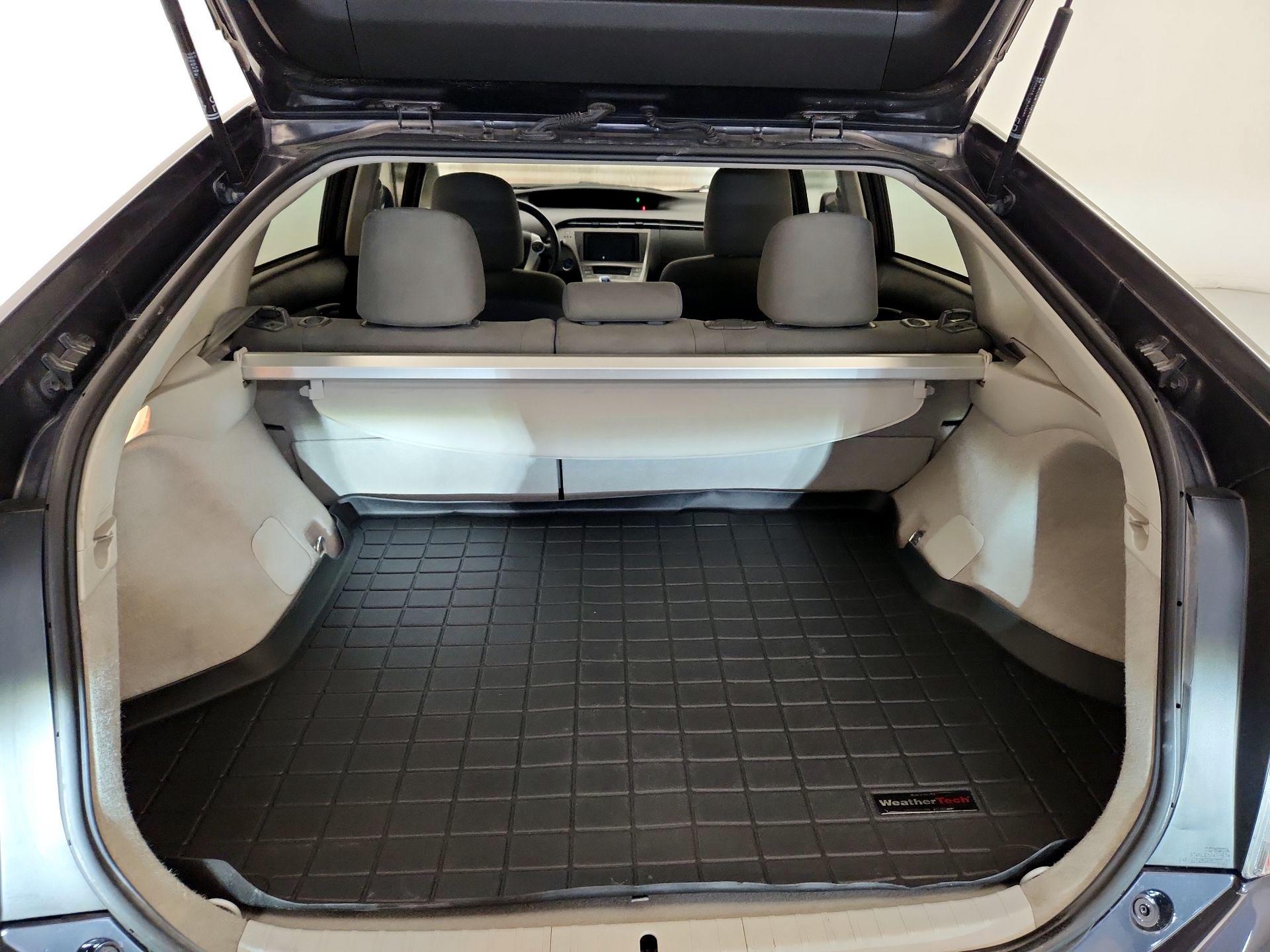 Thumbnail: 2015 Toyota Prius - 19